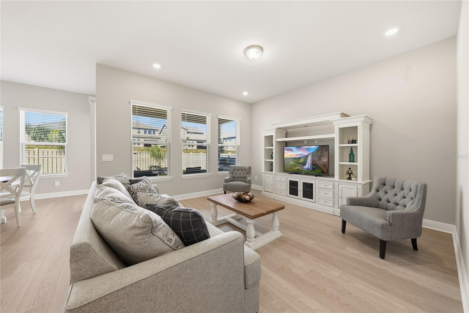 Image 4 of 41 For 5290 Citrus Leaf Boulevard