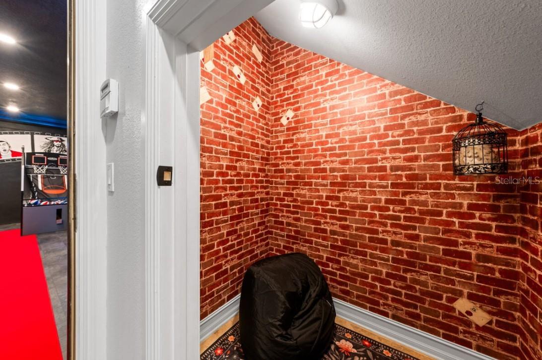 Image 32 of 76 For 1227 Radiant Street