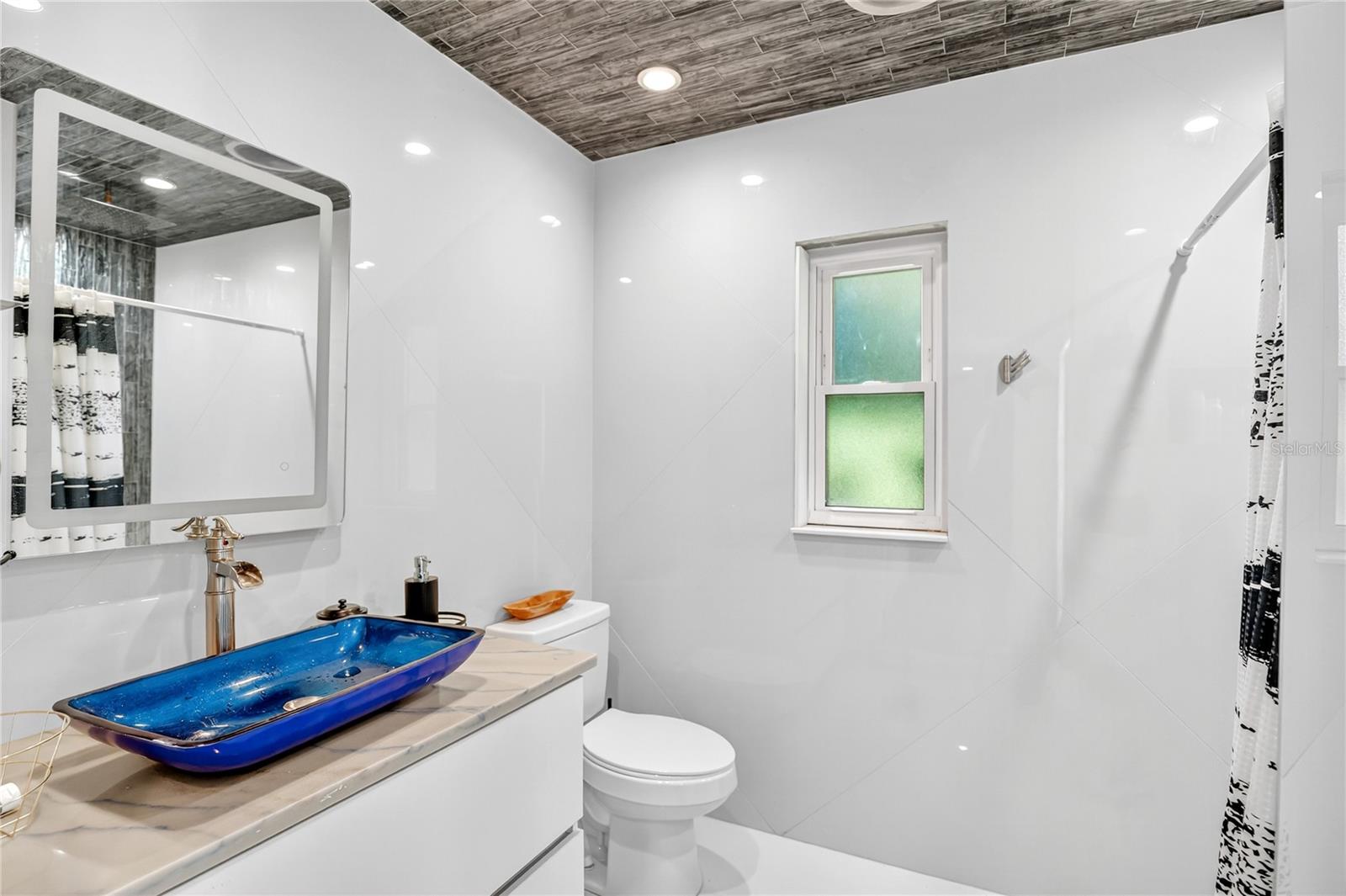 Image 14 of 45 For 9215 Cypress Cove Drive