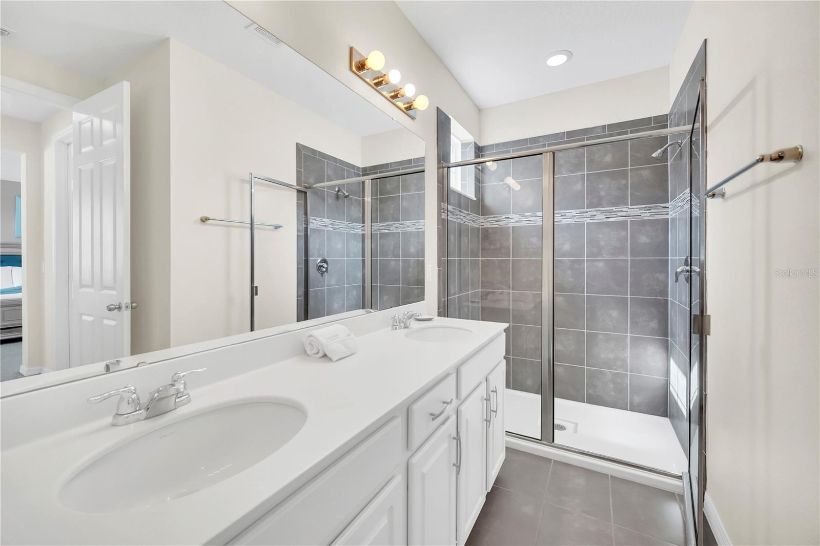 Image 22 of 37 For 9037 Flamingo Key Way