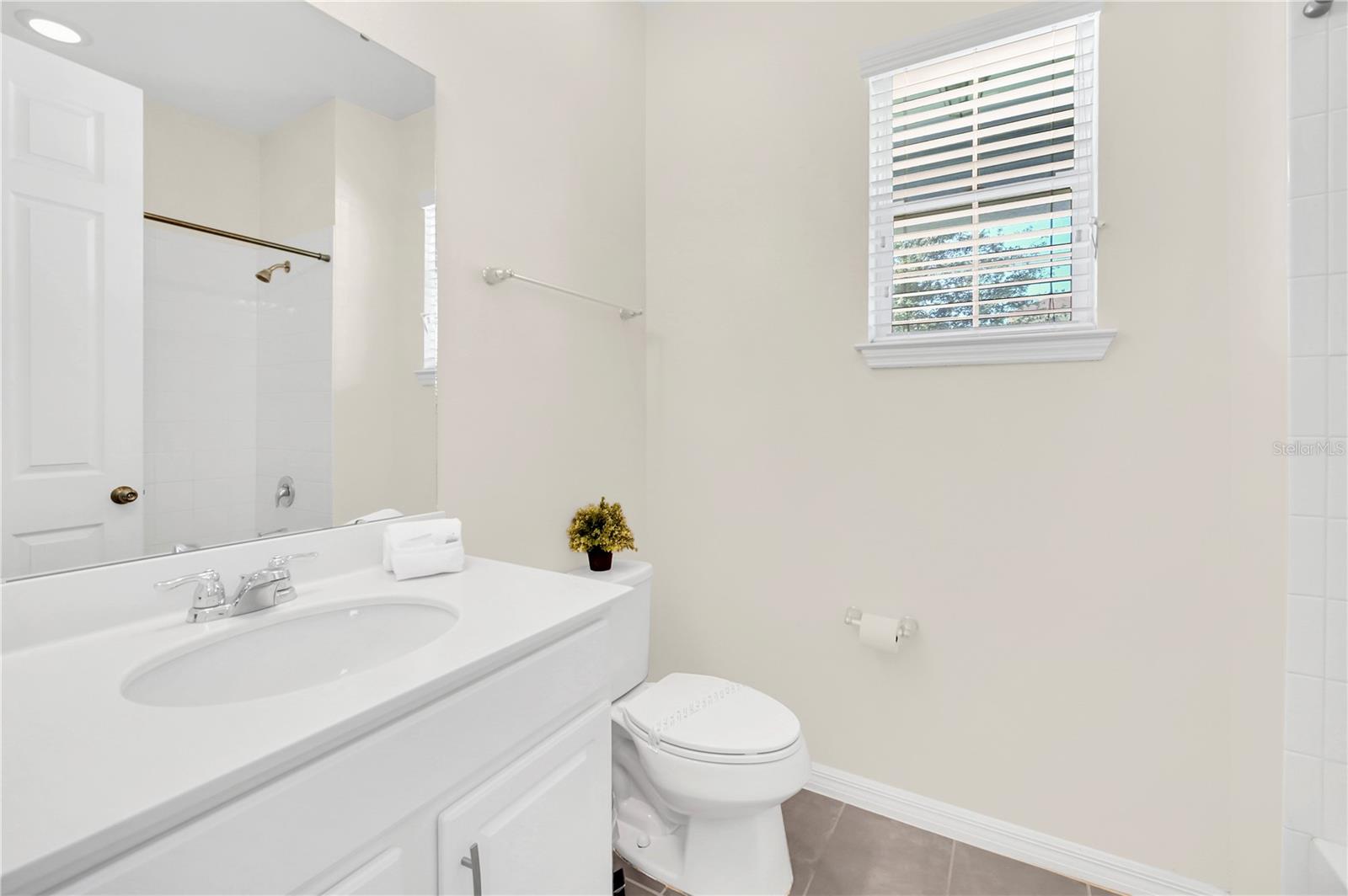 Image 24 of 37 For 9037 Flamingo Key Way