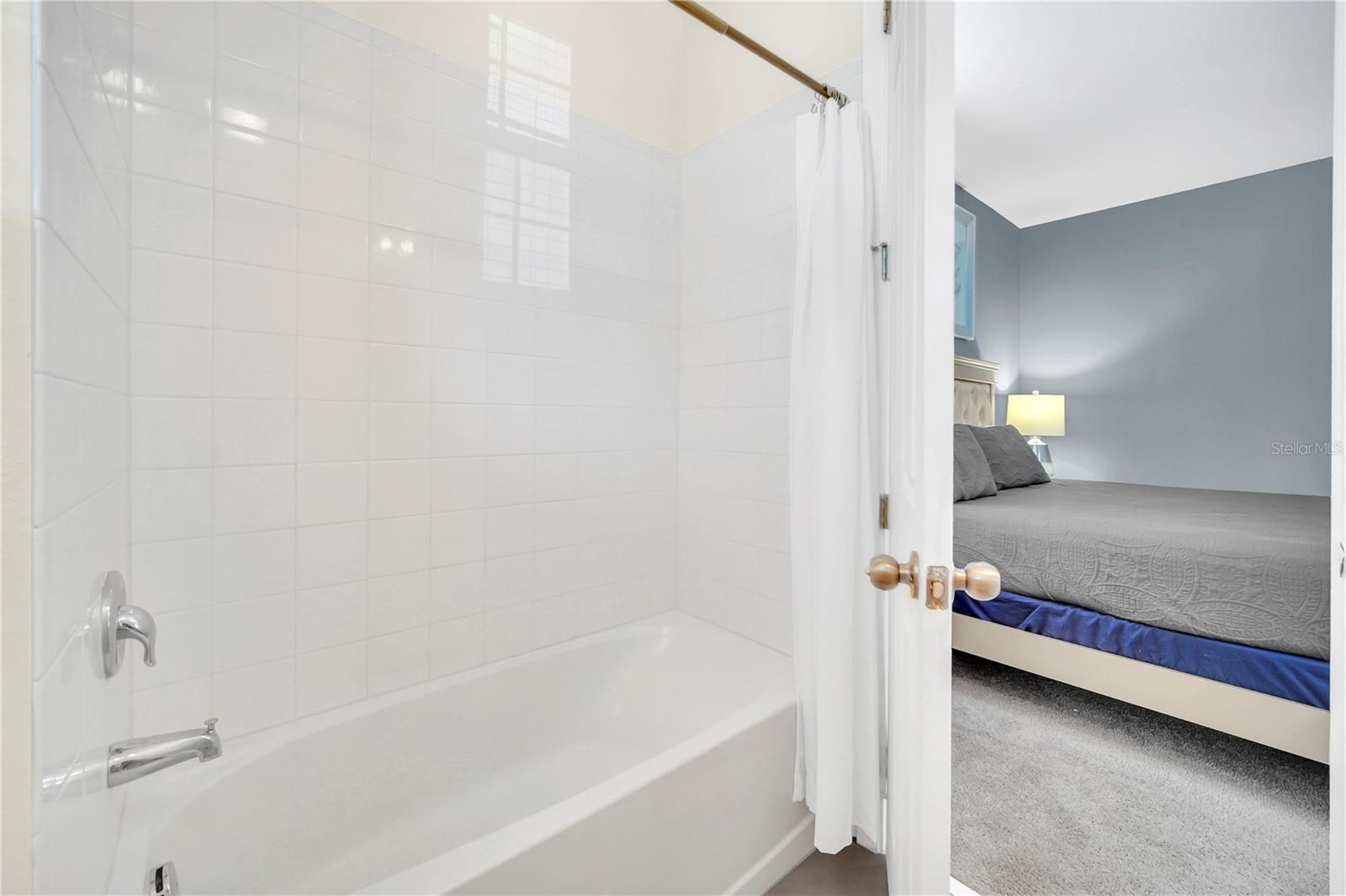 Image 25 of 37 For 9037 Flamingo Key Way