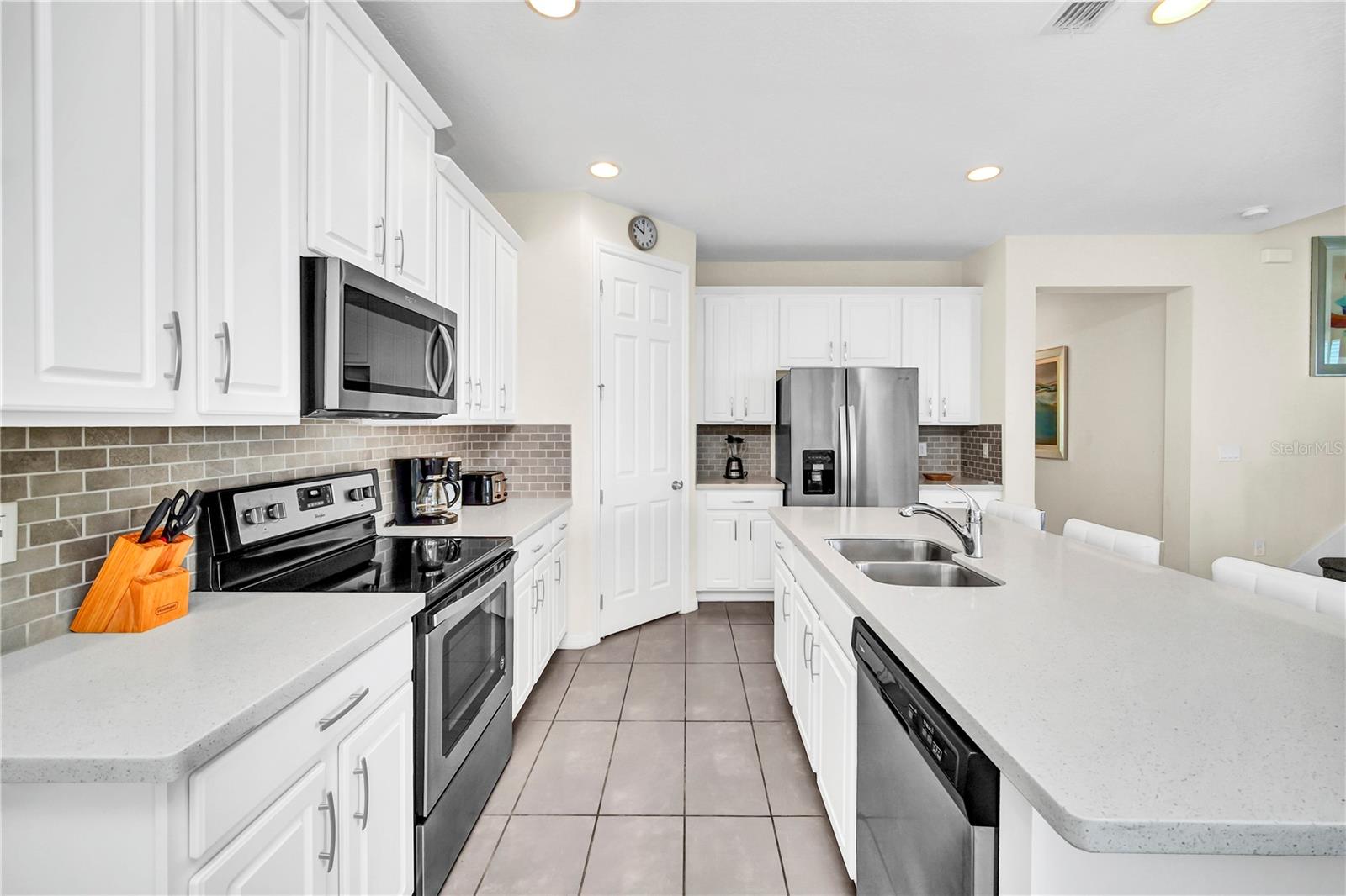 Image 6 of 37 For 9037 Flamingo Key Way