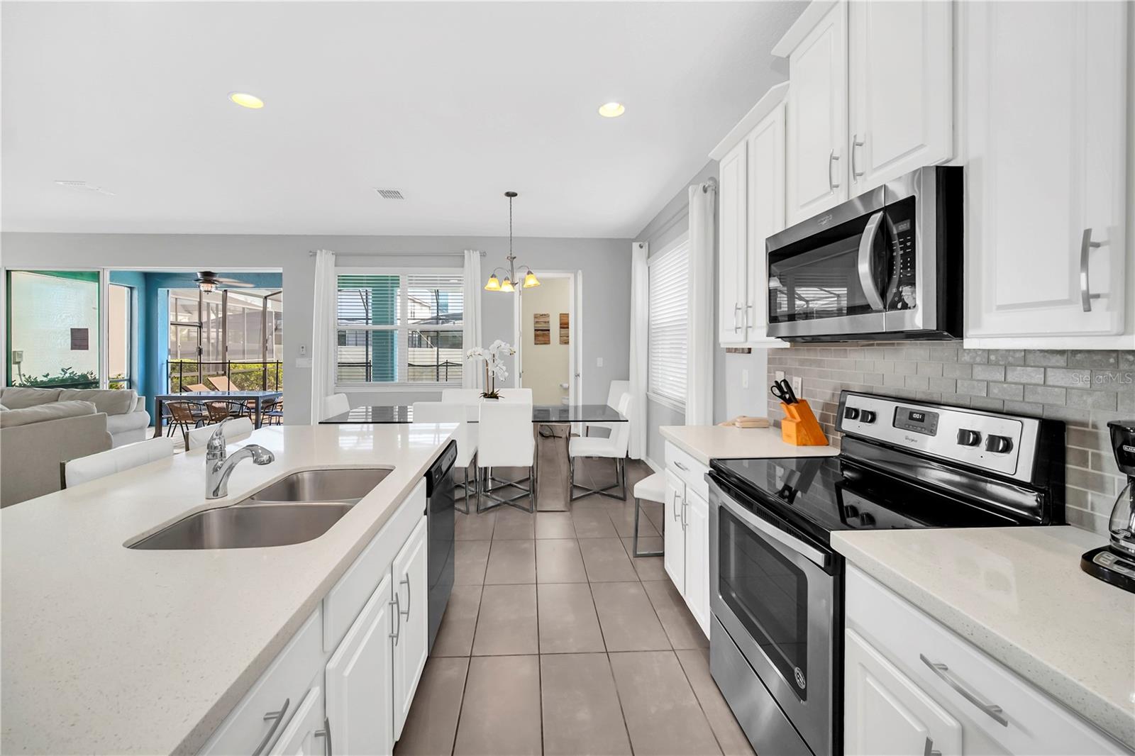 Image 7 of 37 For 9037 Flamingo Key Way