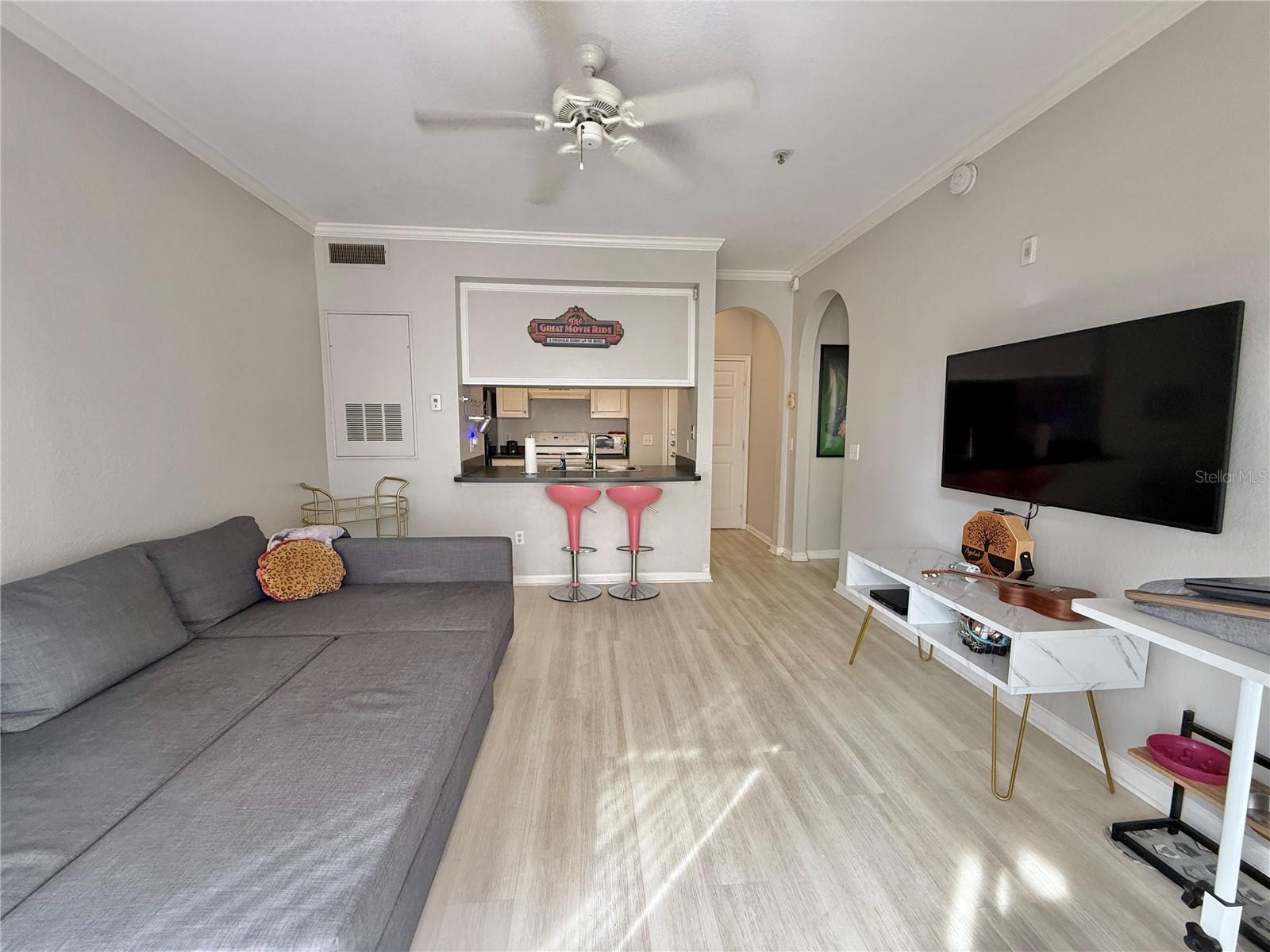 Image 11 of 42 For 860 Orange Avenue 217