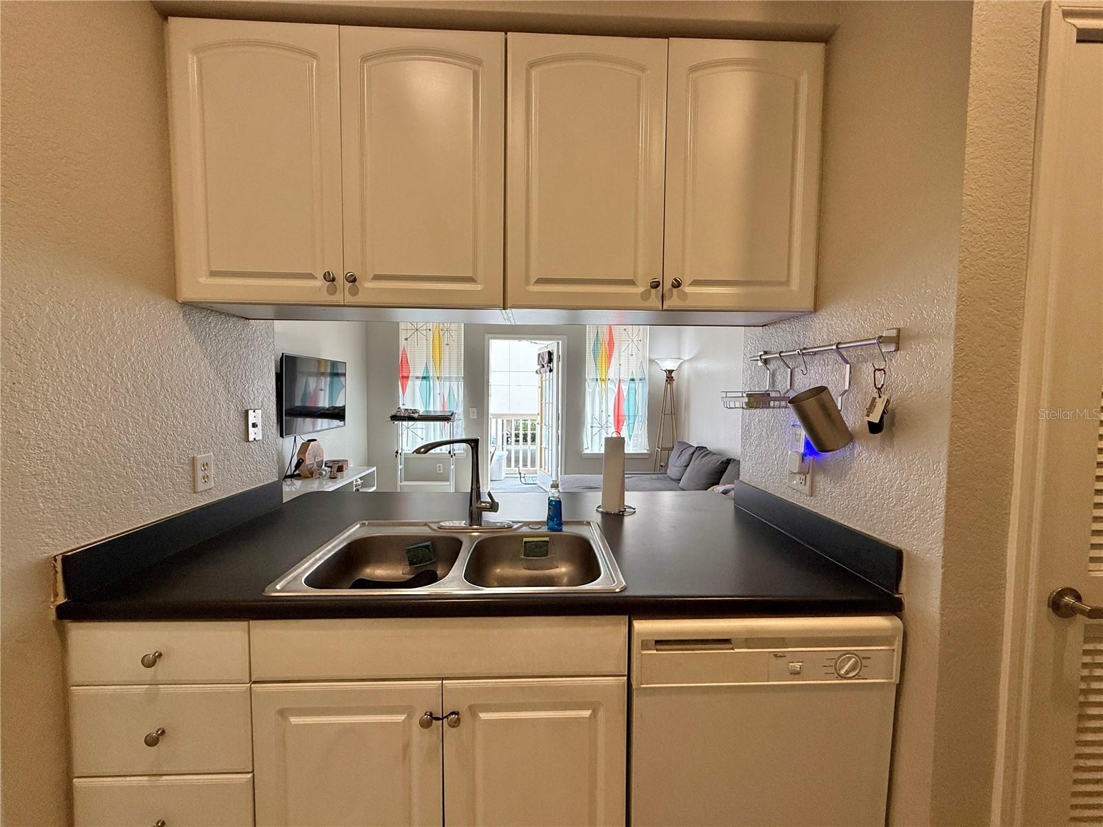 Image 12 of 42 For 860 Orange Avenue 217