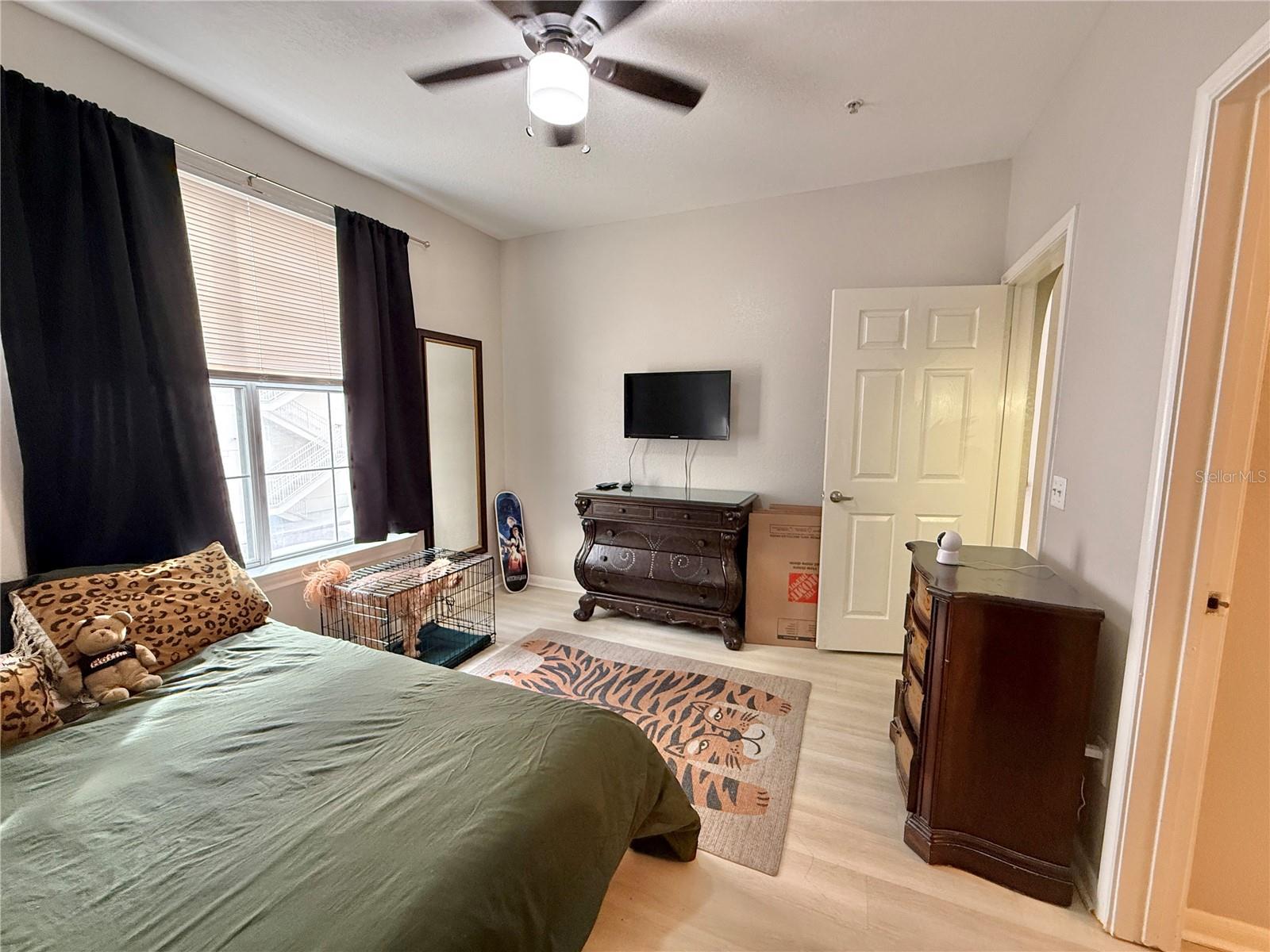 Image 18 of 42 For 860 Orange Avenue 217