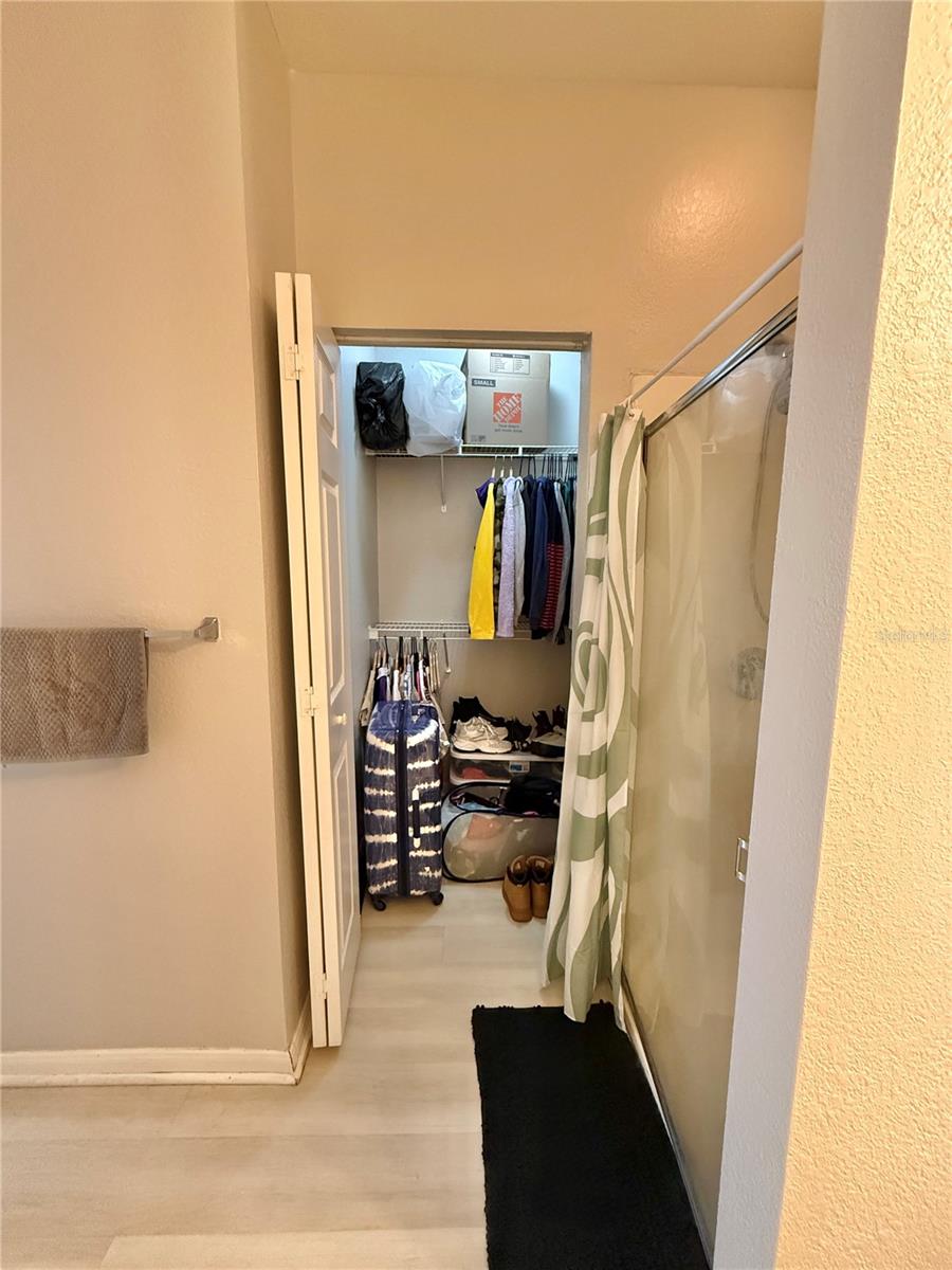 Image 22 of 42 For 860 Orange Avenue 217