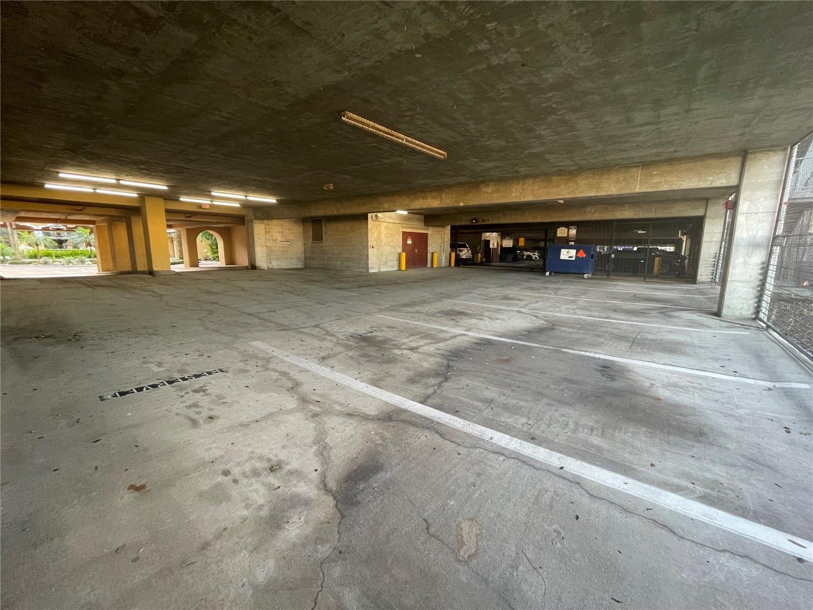 Image 30 of 42 For 860 Orange Avenue 217