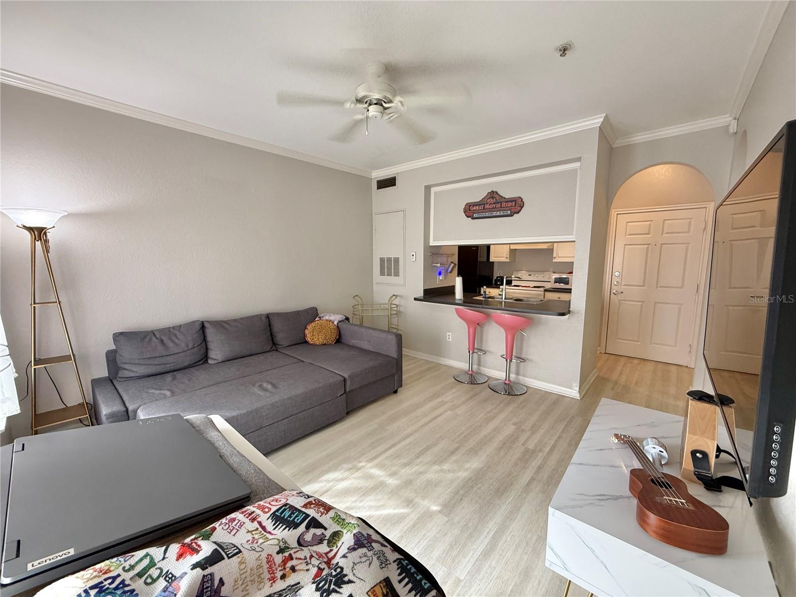 Image 7 of 42 For 860 Orange Avenue 217