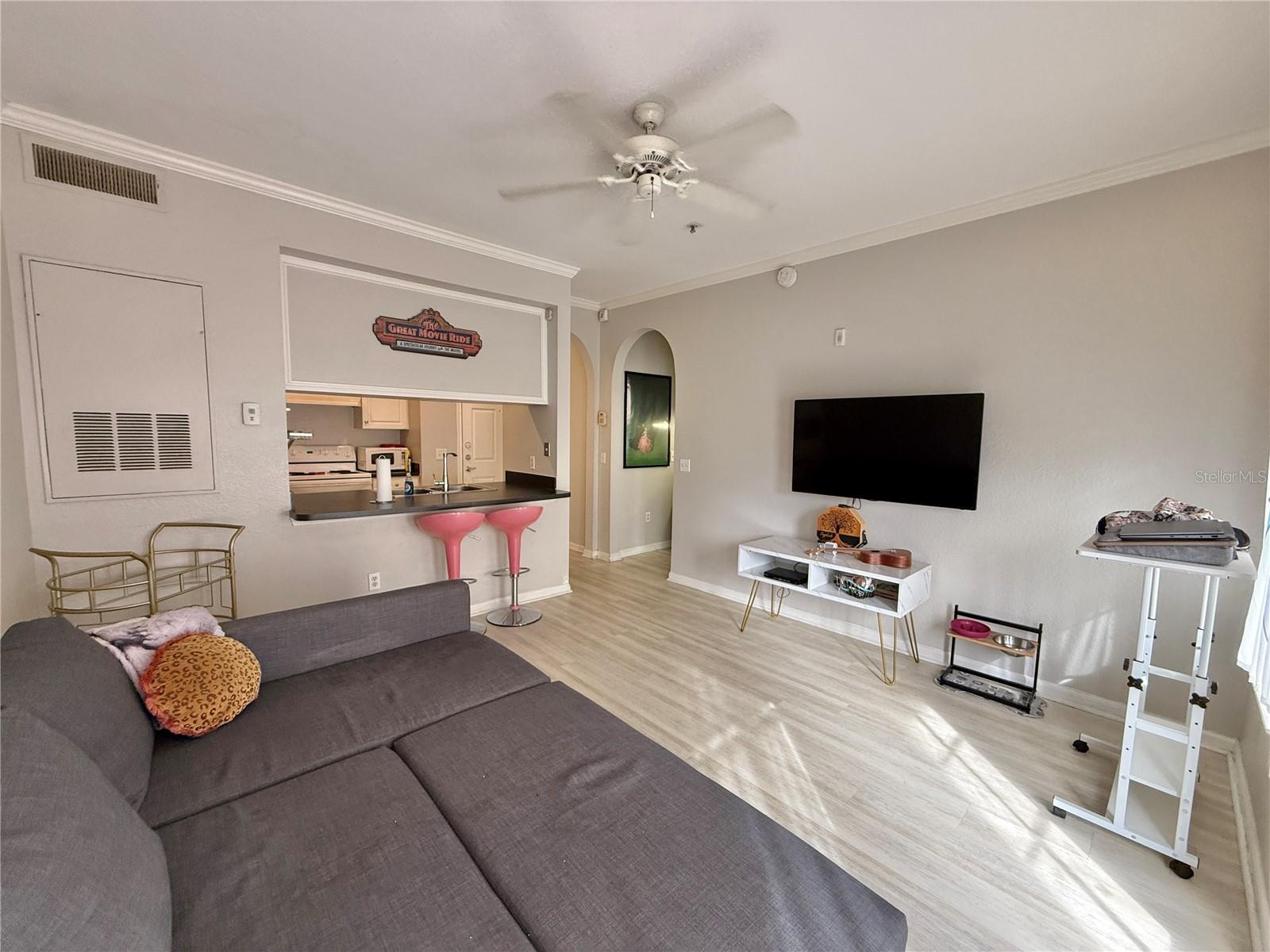 Image 8 of 42 For 860 Orange Avenue 217