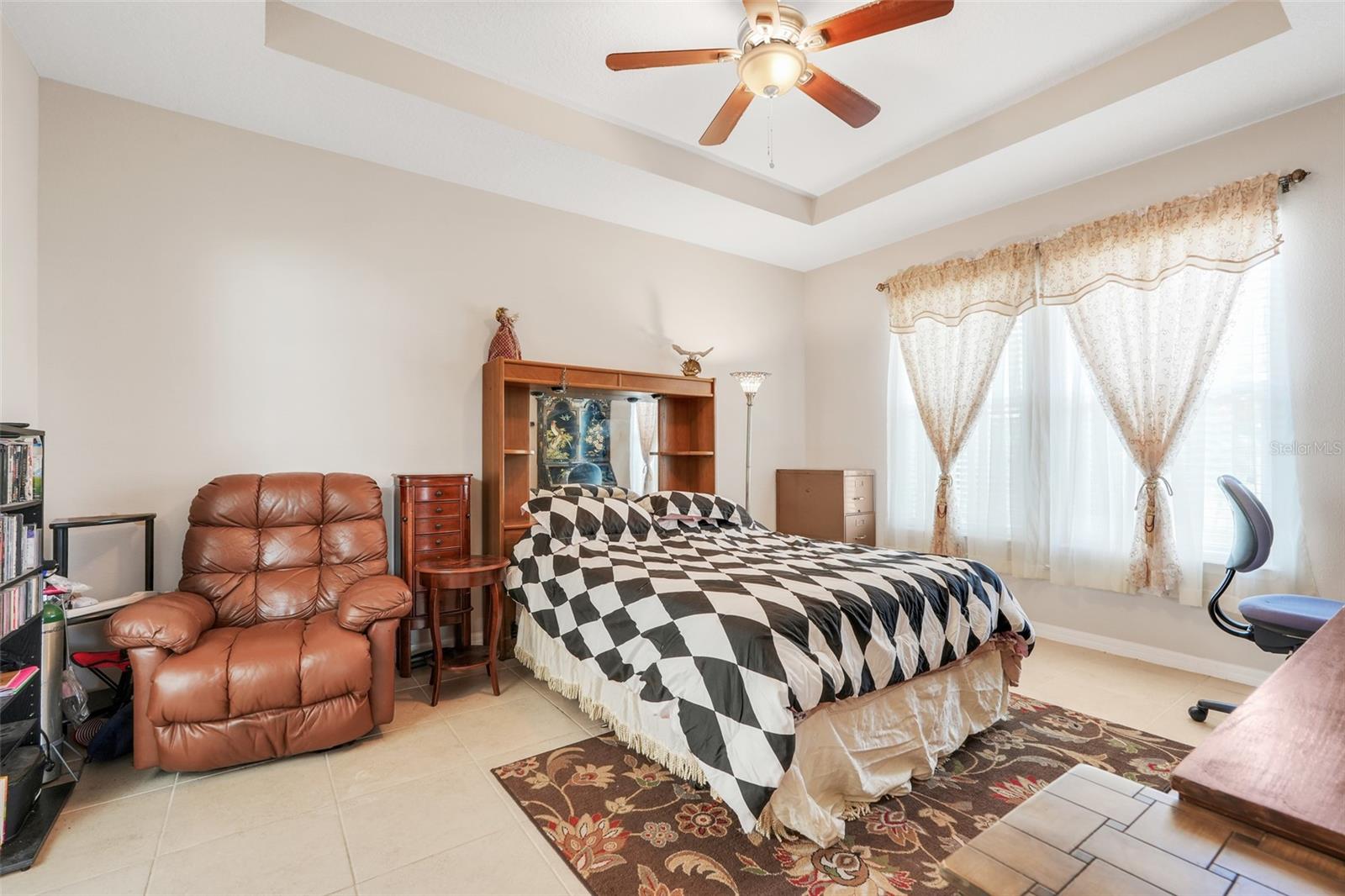 Image 18 of 36 For 13506 Silver Strand Falls Drive