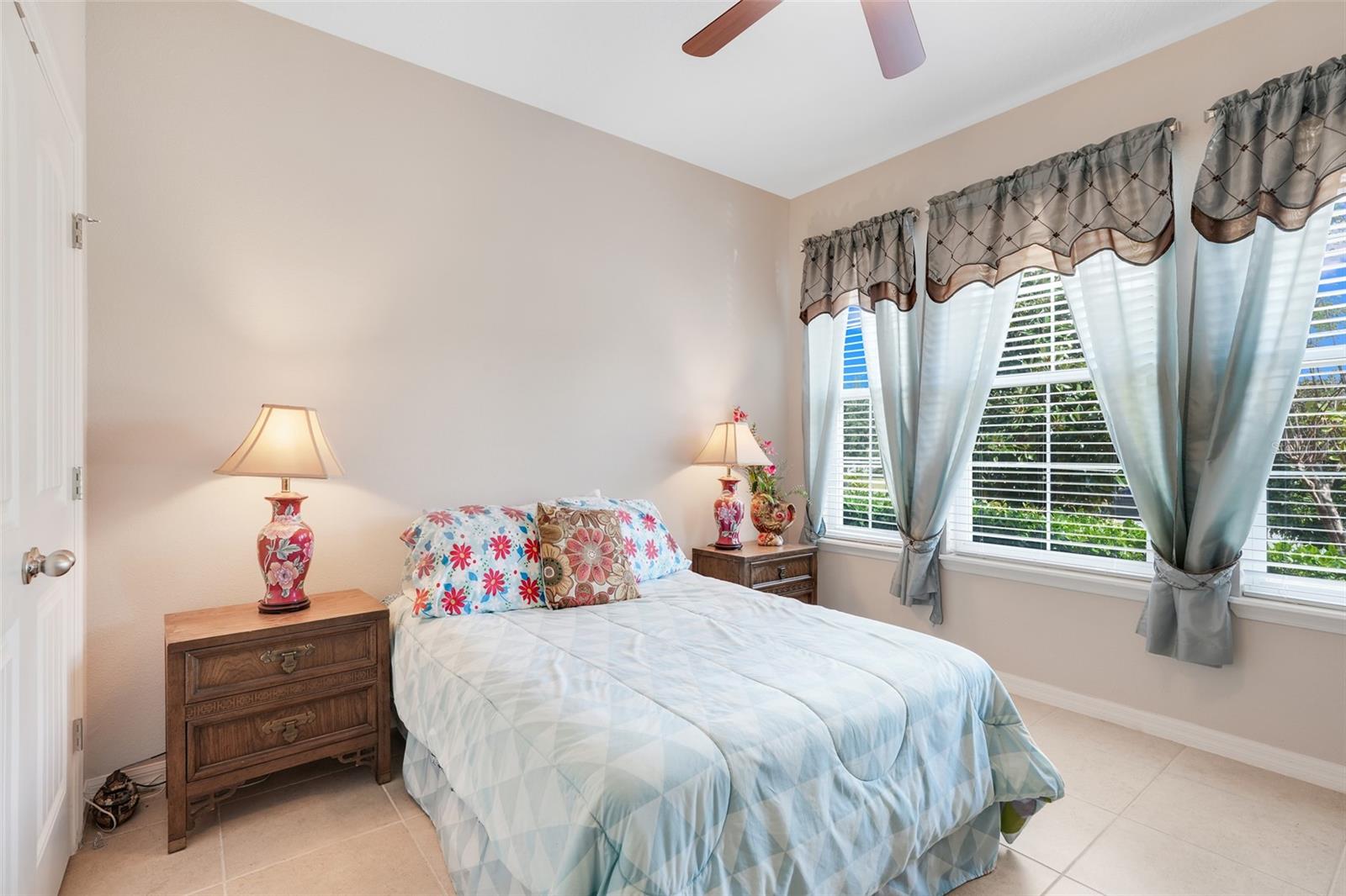 Image 25 of 36 For 13506 Silver Strand Falls Drive