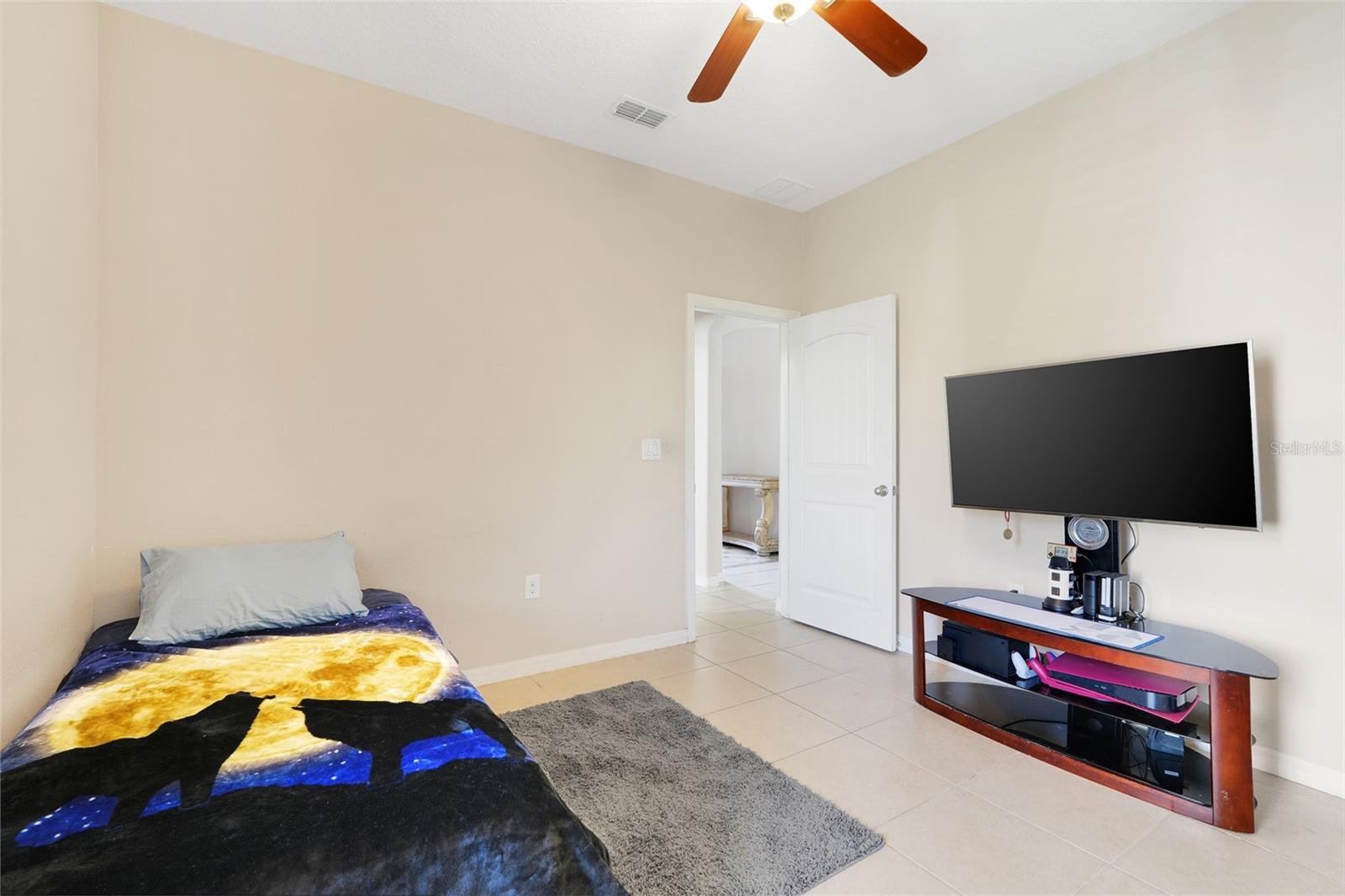 Image 28 of 36 For 13506 Silver Strand Falls Drive