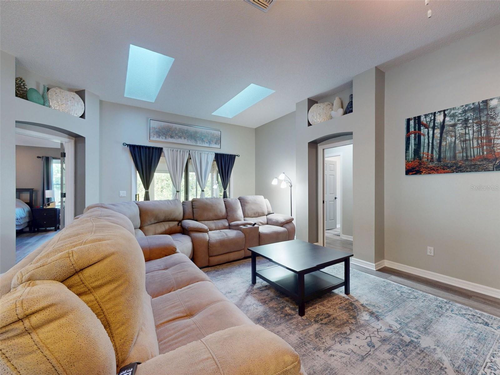 Image 12 of 56 For 714 Del Rosario Street