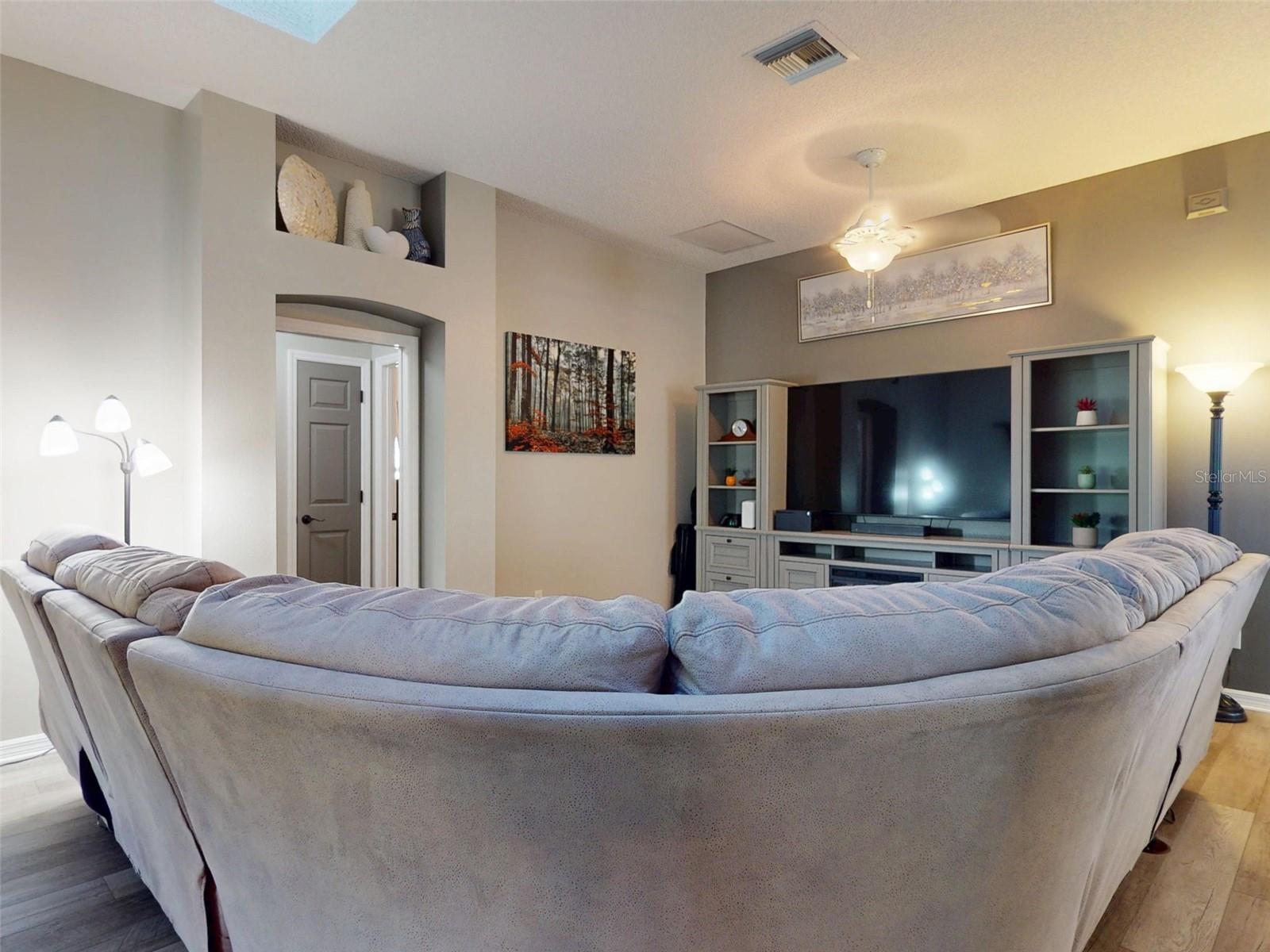 Image 17 of 56 For 714 Del Rosario Street