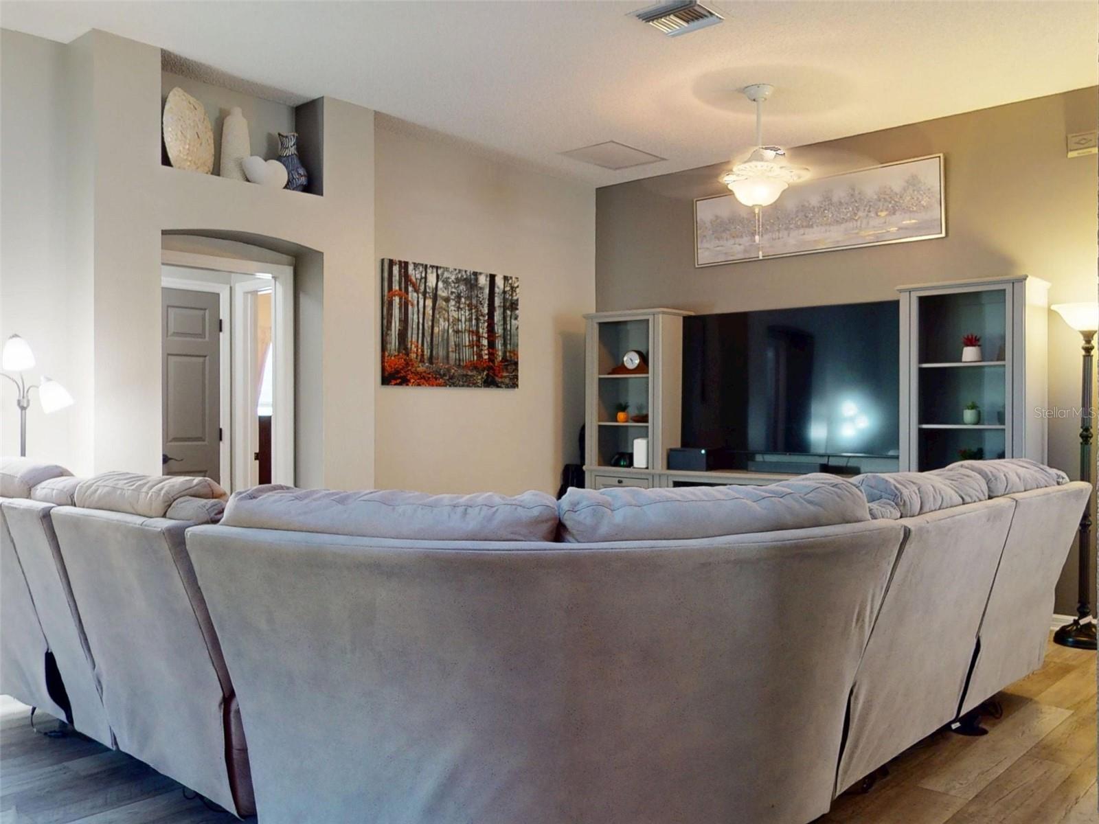 Image 19 of 56 For 714 Del Rosario Street