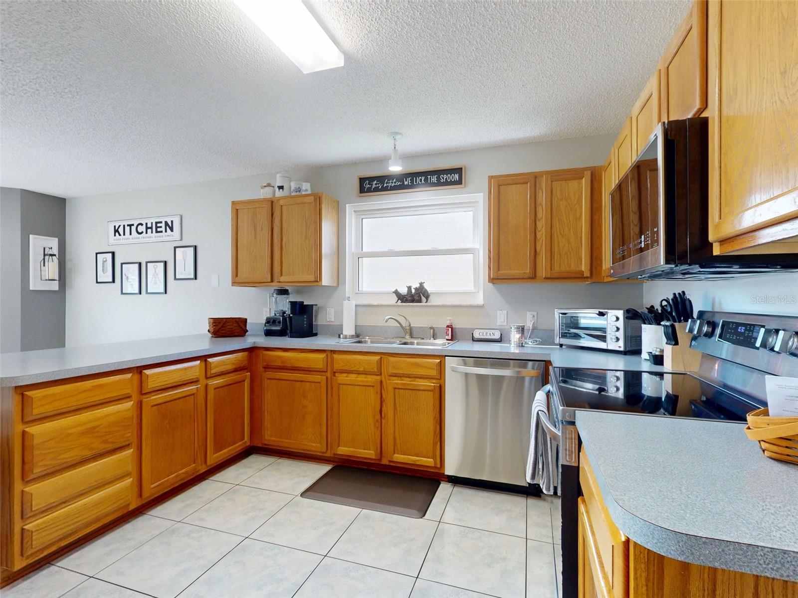 Image 33 of 56 For 714 Del Rosario Street