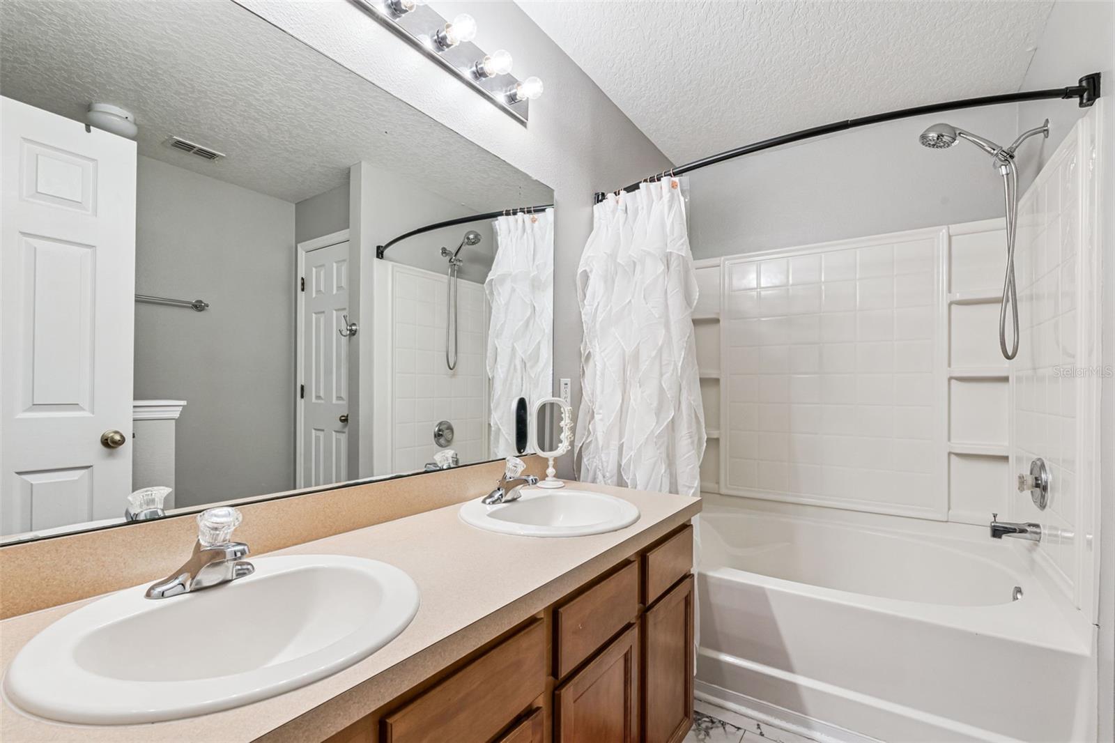 Image 13 of 21 For 2523 Martins Run