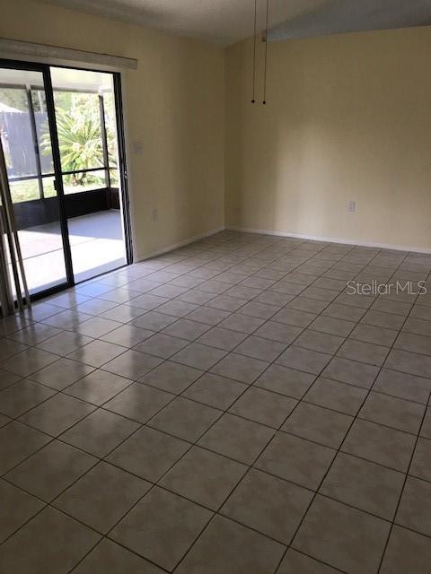 Image 7 of 13 For 715 Caribou Drive