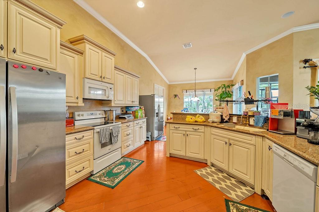 Image 10 of 39 For 20831 Copperhead Drive