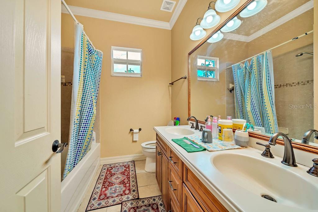 Image 23 of 39 For 20831 Copperhead Drive