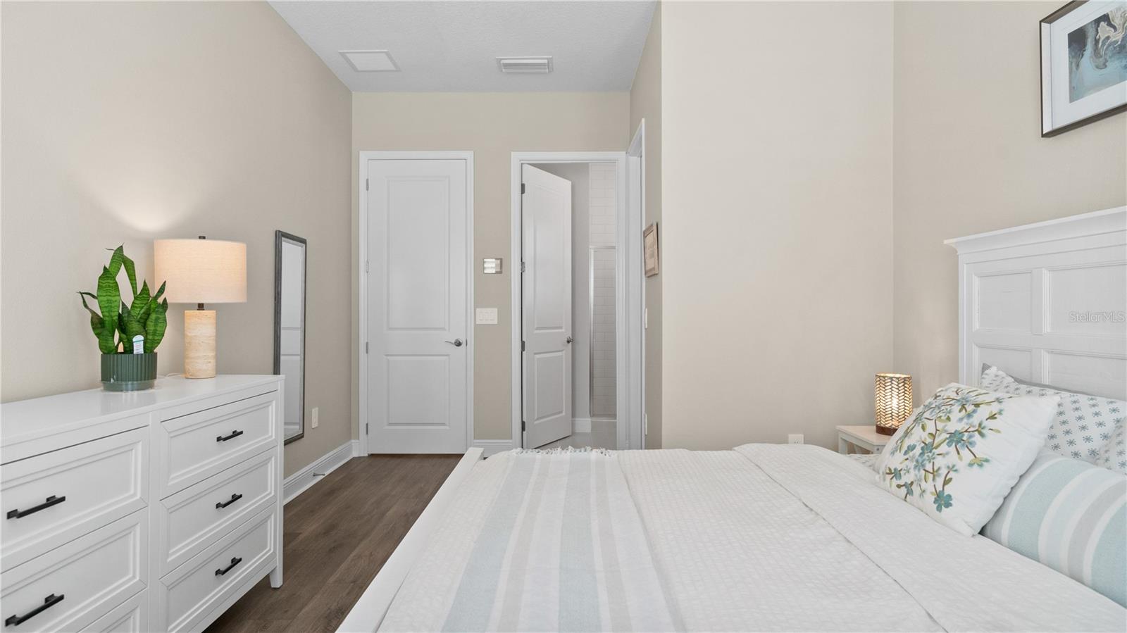 Image 31 of 99 For 2116 Limestone Trail