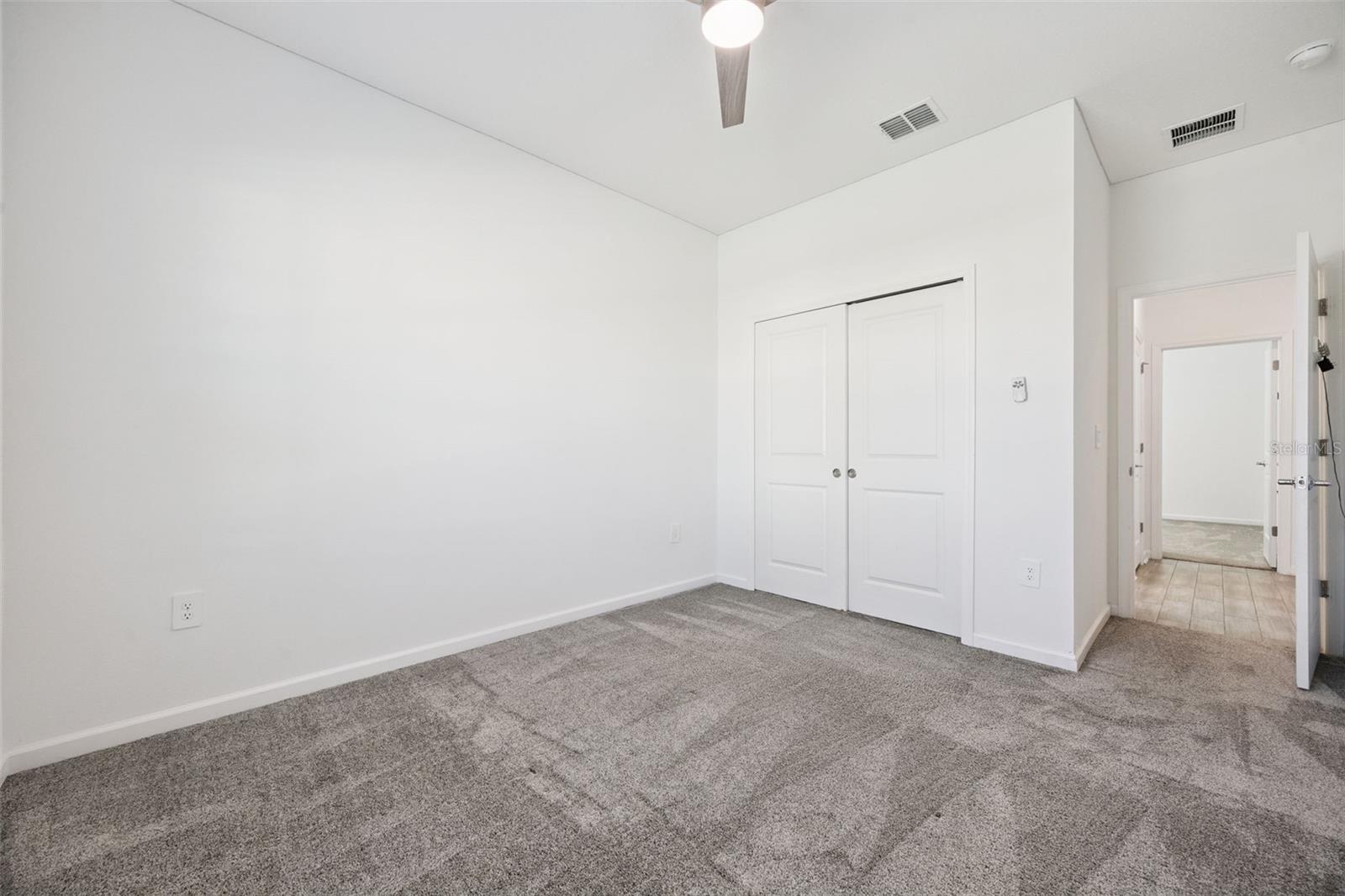 Image 27 of 41 For 6298 Lakepine Street