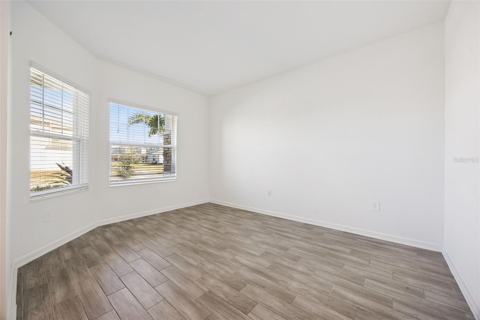 Image 28 of 41 For 6298 Lakepine Street