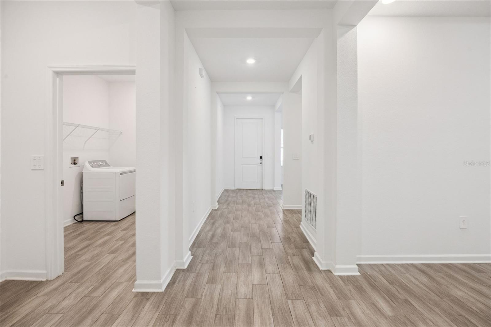 Image 3 of 41 For 6298 Lakepine Street