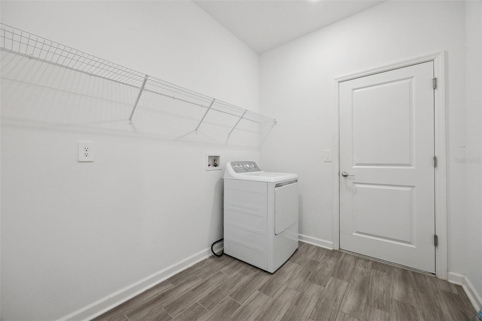 Image 30 of 41 For 6298 Lakepine Street