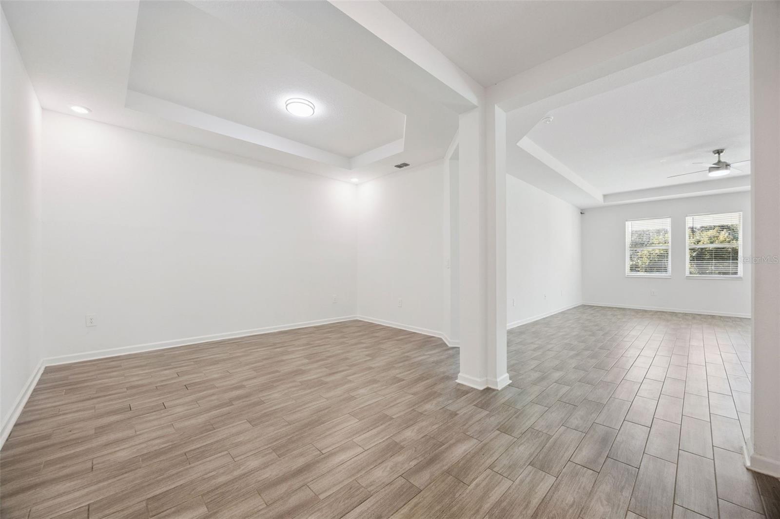 Image 4 of 41 For 6298 Lakepine Street