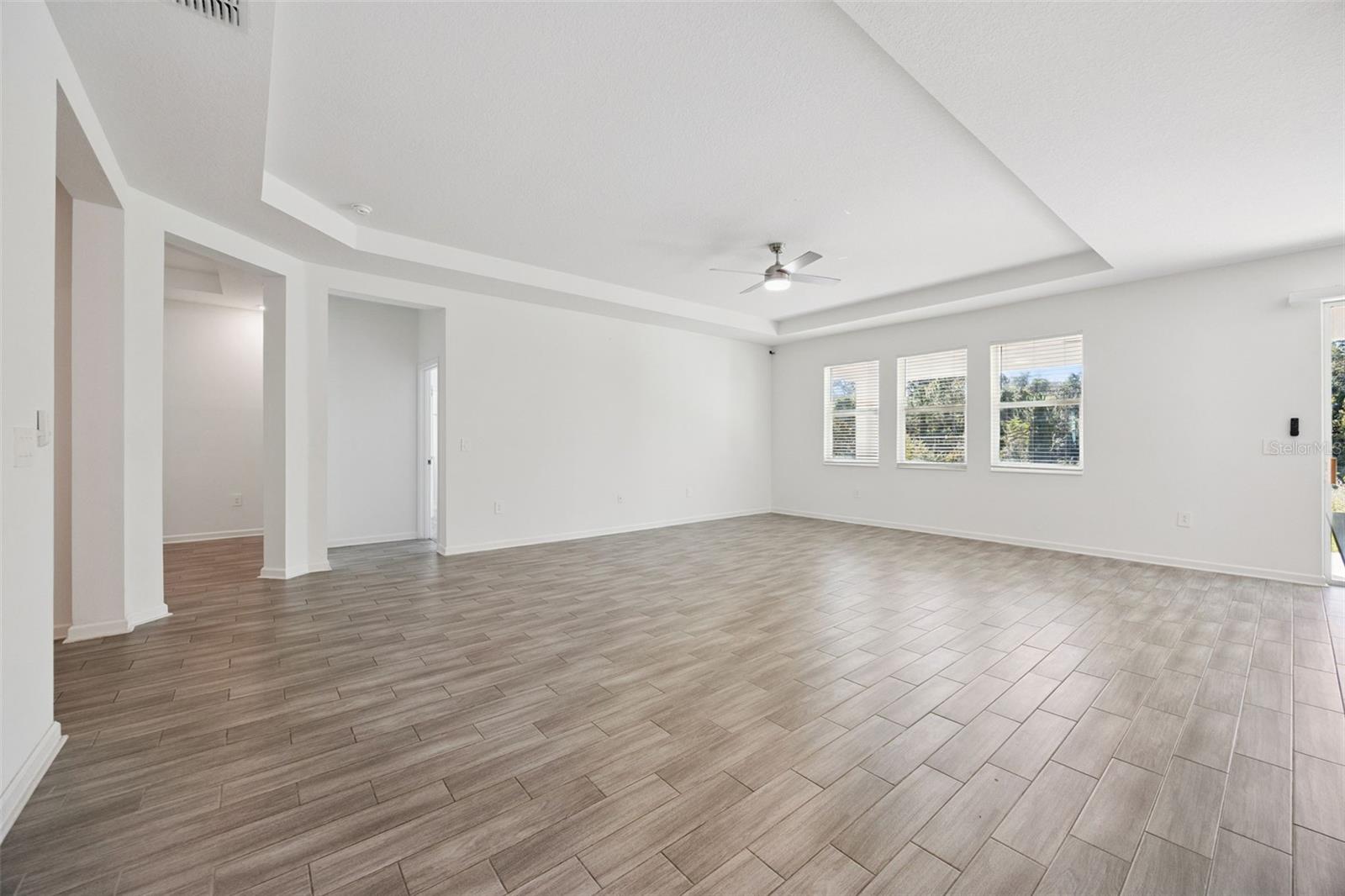 Image 7 of 41 For 6298 Lakepine Street