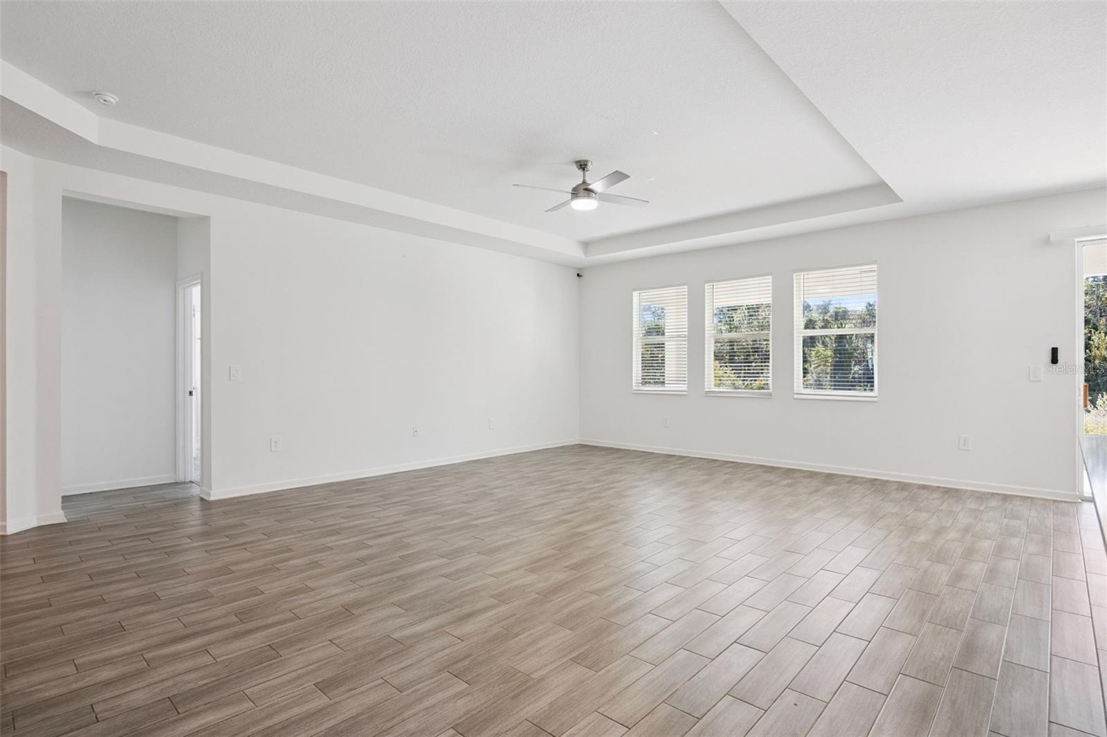 Image 8 of 41 For 6298 Lakepine Street