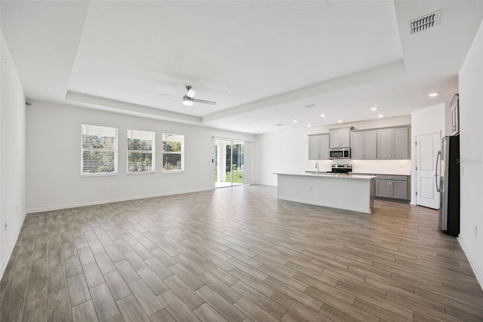 Image 9 of 41 For 6298 Lakepine Street