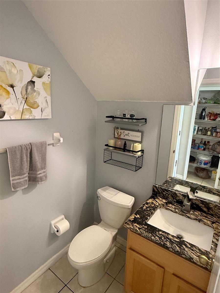 Image 16 of 49 For 2118 Oakington Street