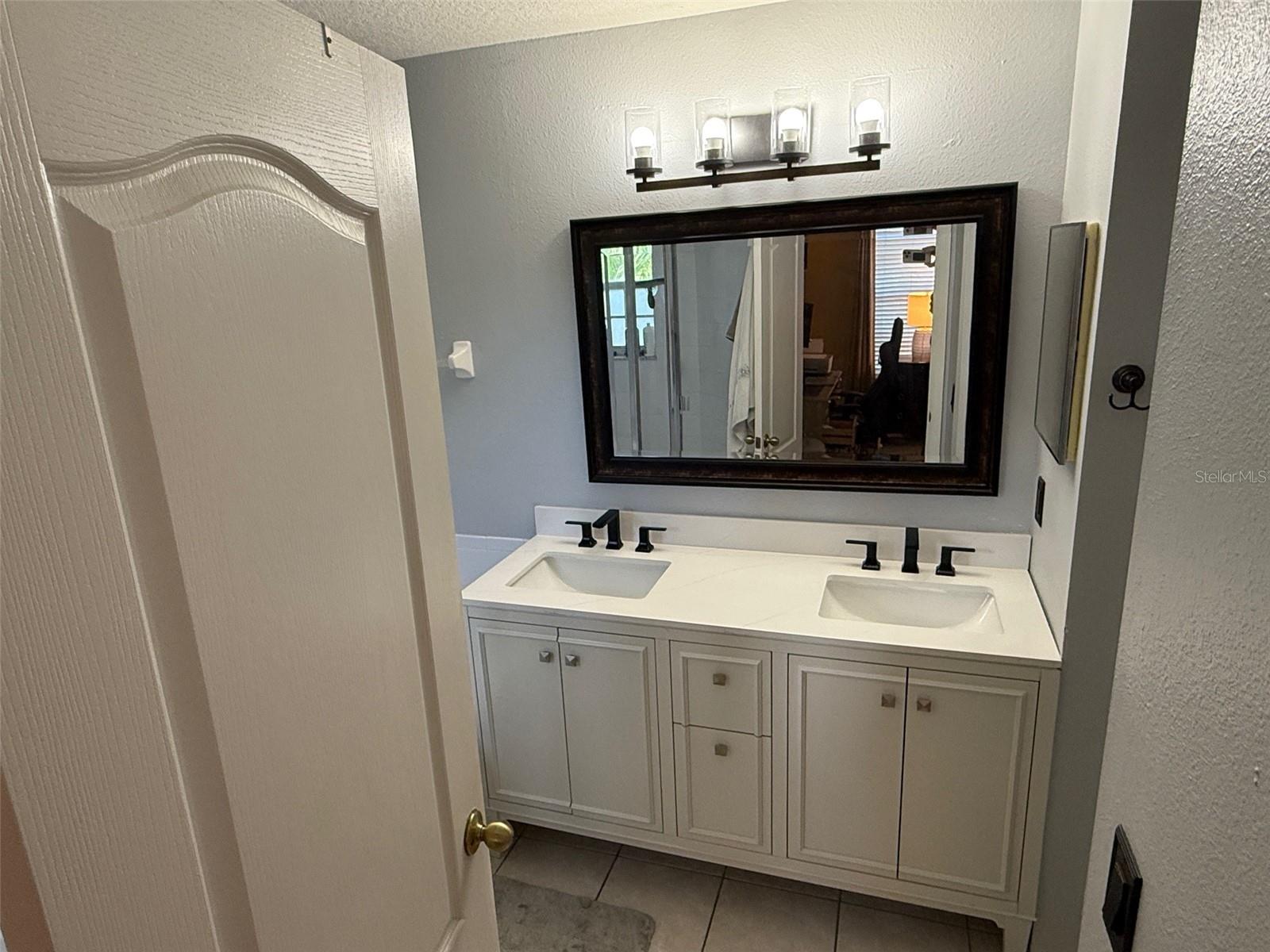 Image 40 of 49 For 2118 Oakington Street