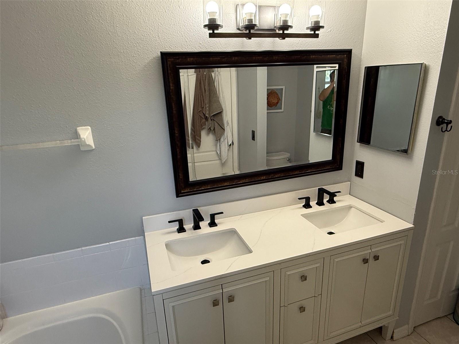 Image 42 of 49 For 2118 Oakington Street