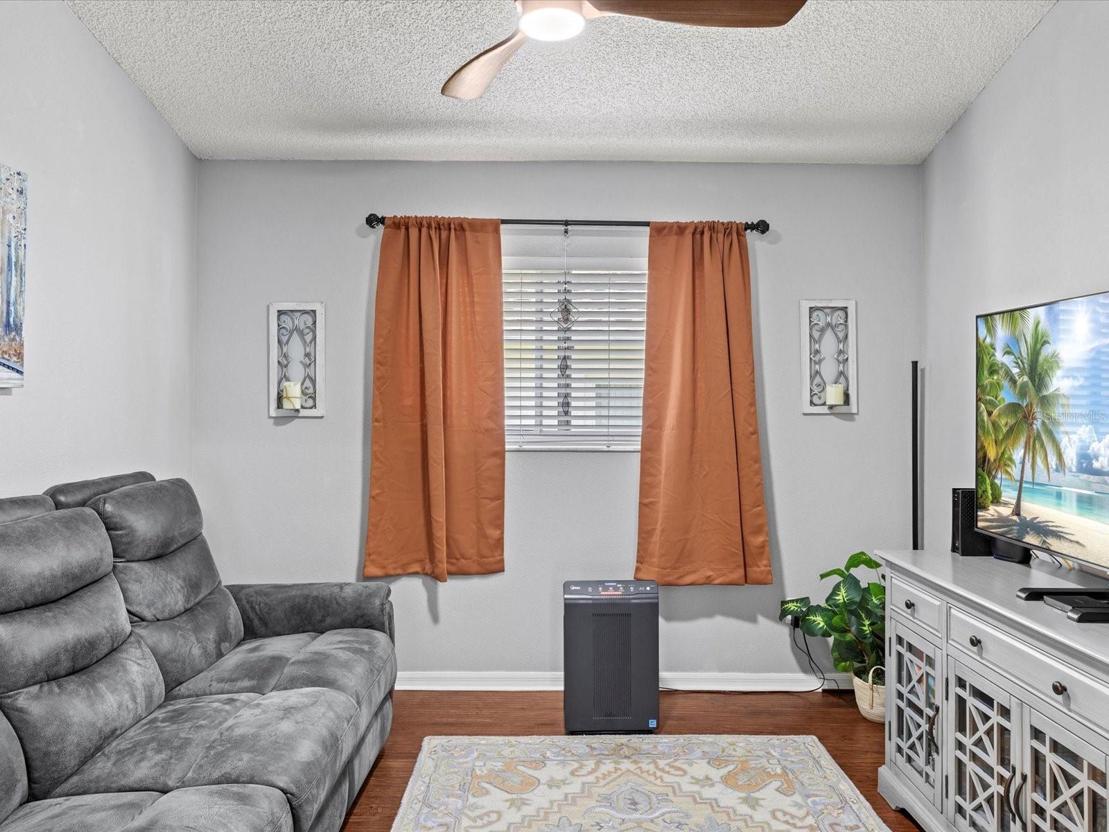 Image 10 of 42 For 4130 Capland Avenue