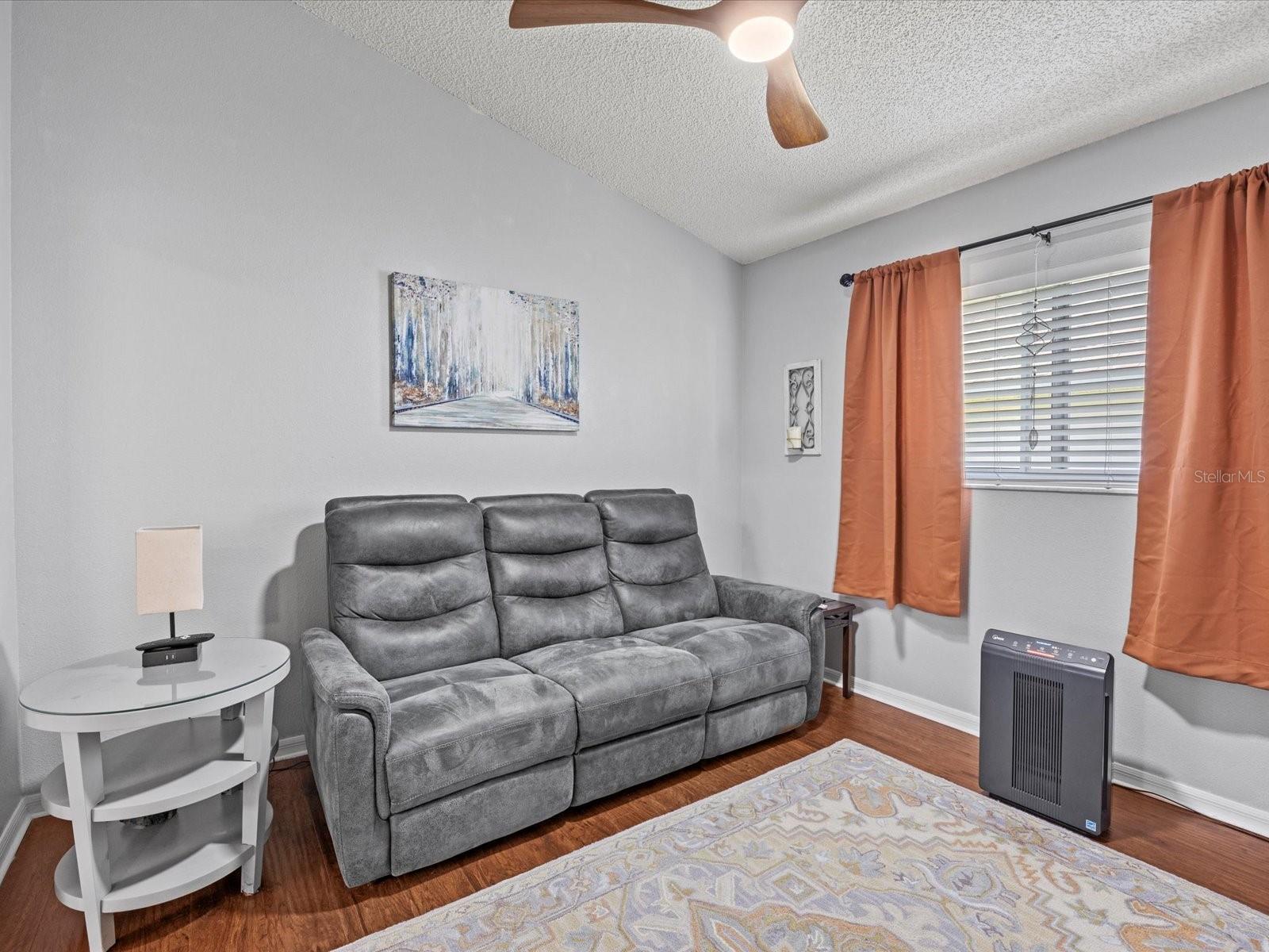 Image 11 of 42 For 4130 Capland Avenue