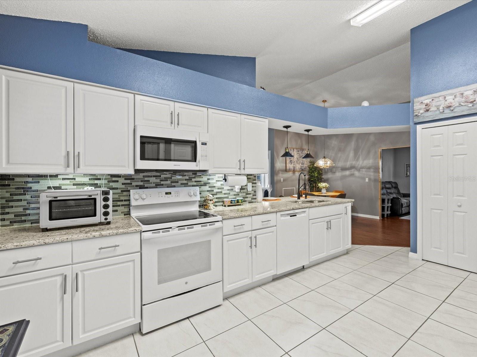 Image 7 of 42 For 4130 Capland Avenue