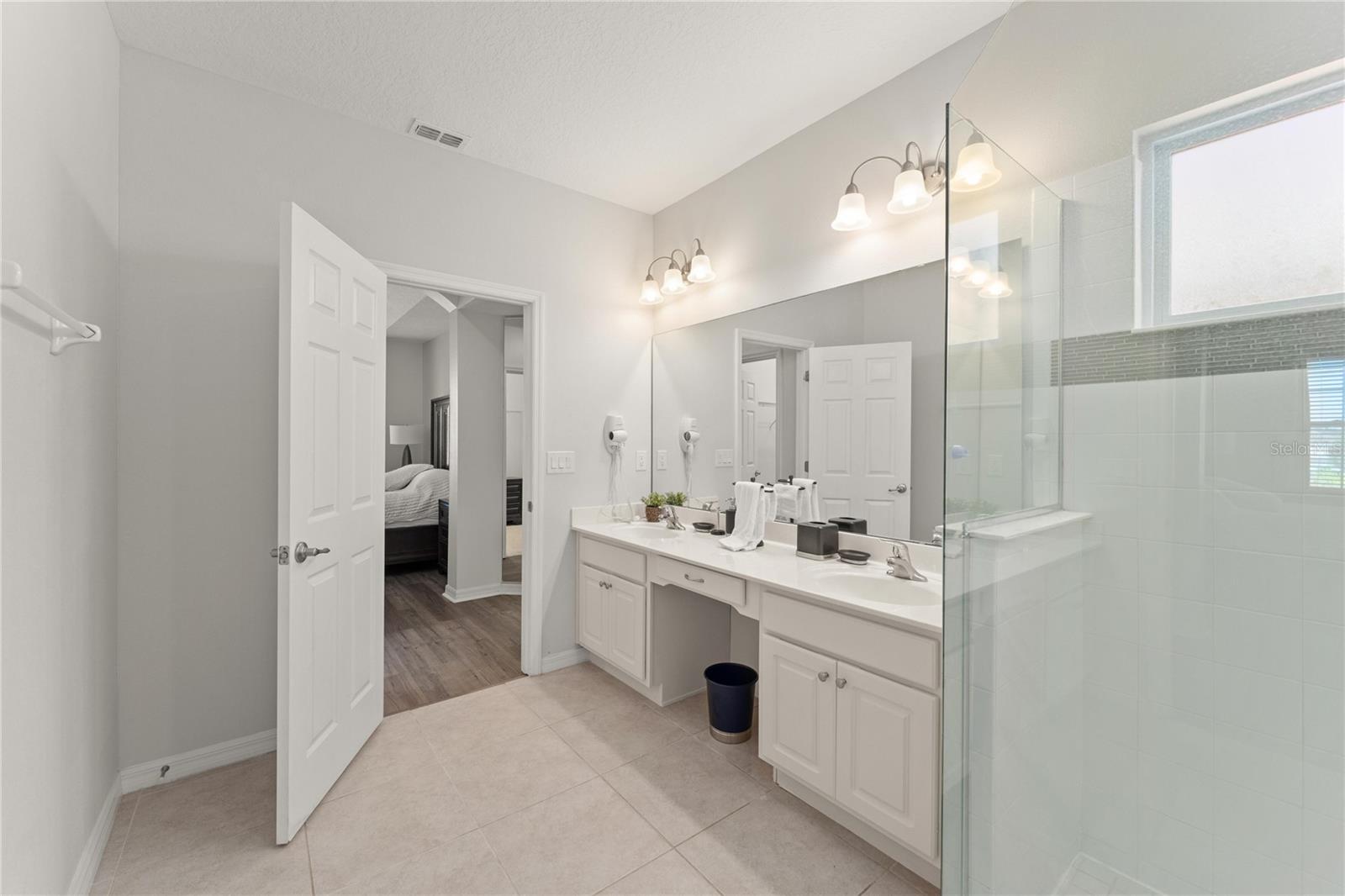 Image 40 of 67 For 4429 Shiva Loop