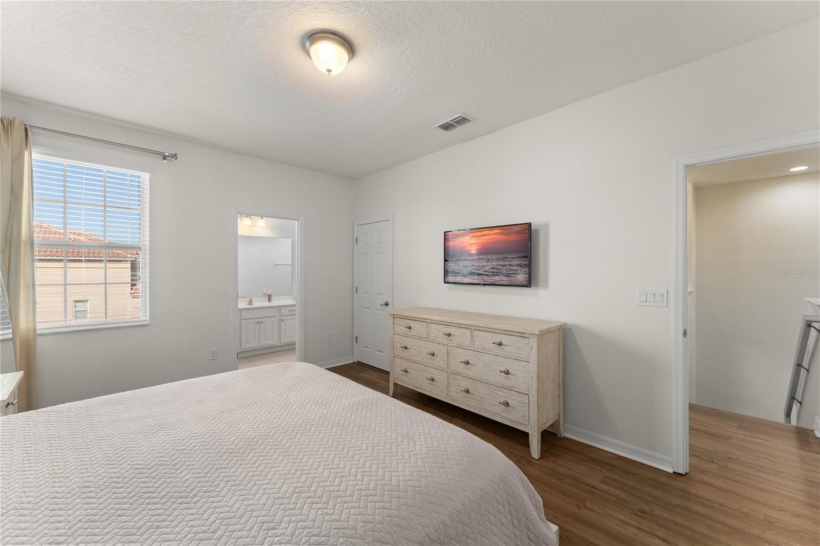 Image 42 of 67 For 4429 Shiva Loop