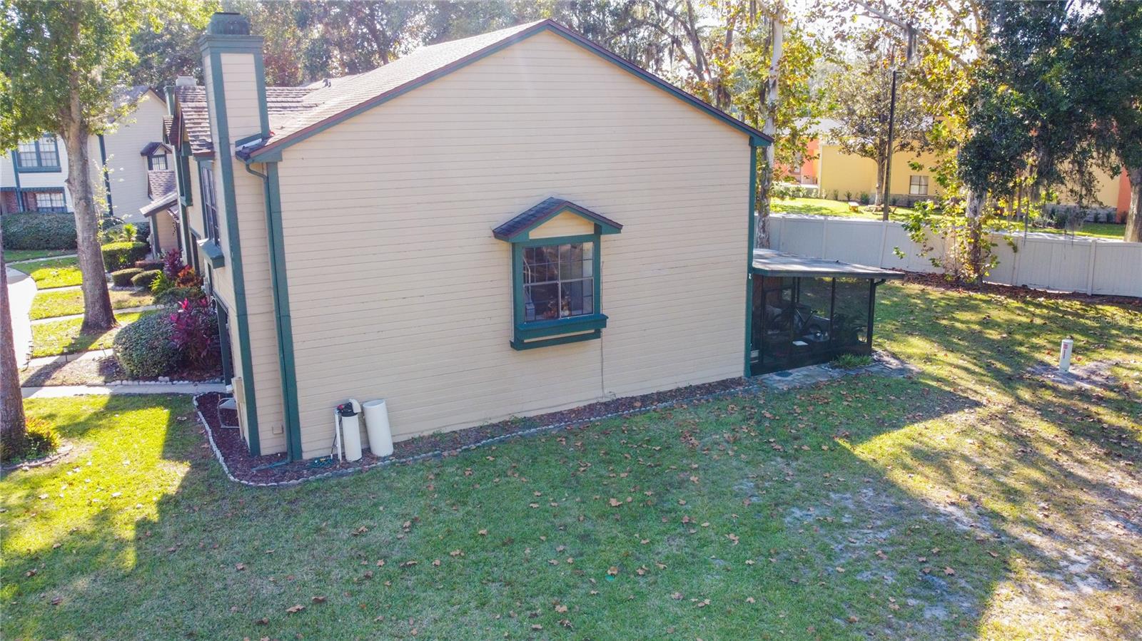 Image 3 of 22 For 2724 Candlewood Court