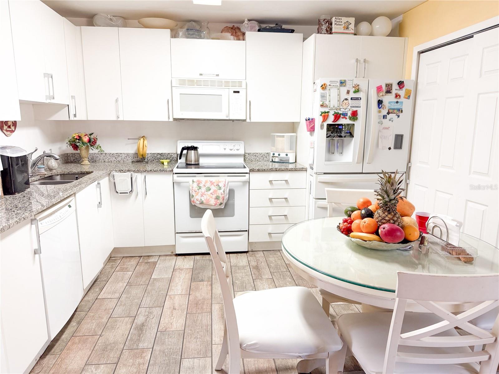 Image 8 of 22 For 2724 Candlewood Court