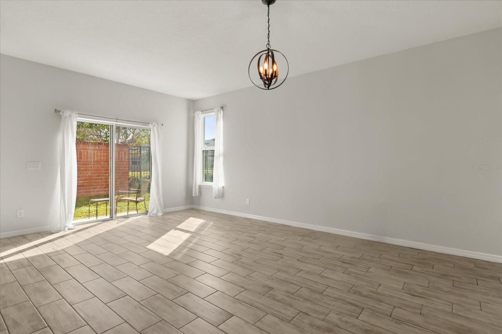 Image 13 of 40 For 170 Aberdeen Street