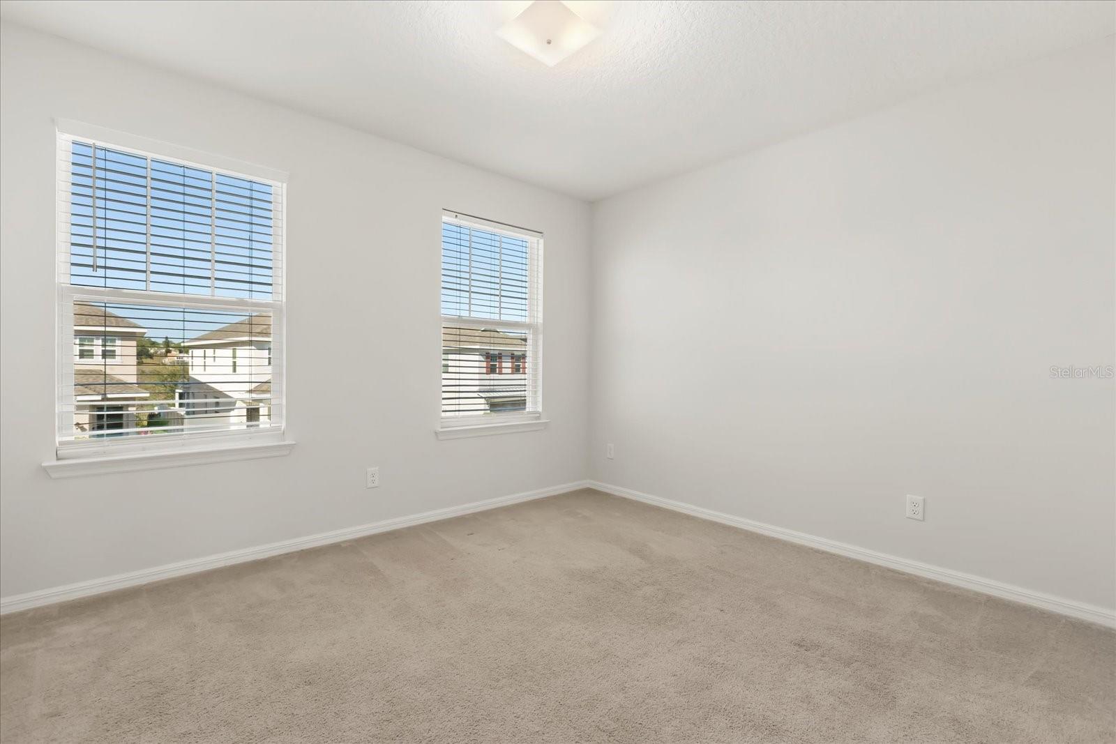 Image 14 of 40 For 170 Aberdeen Street