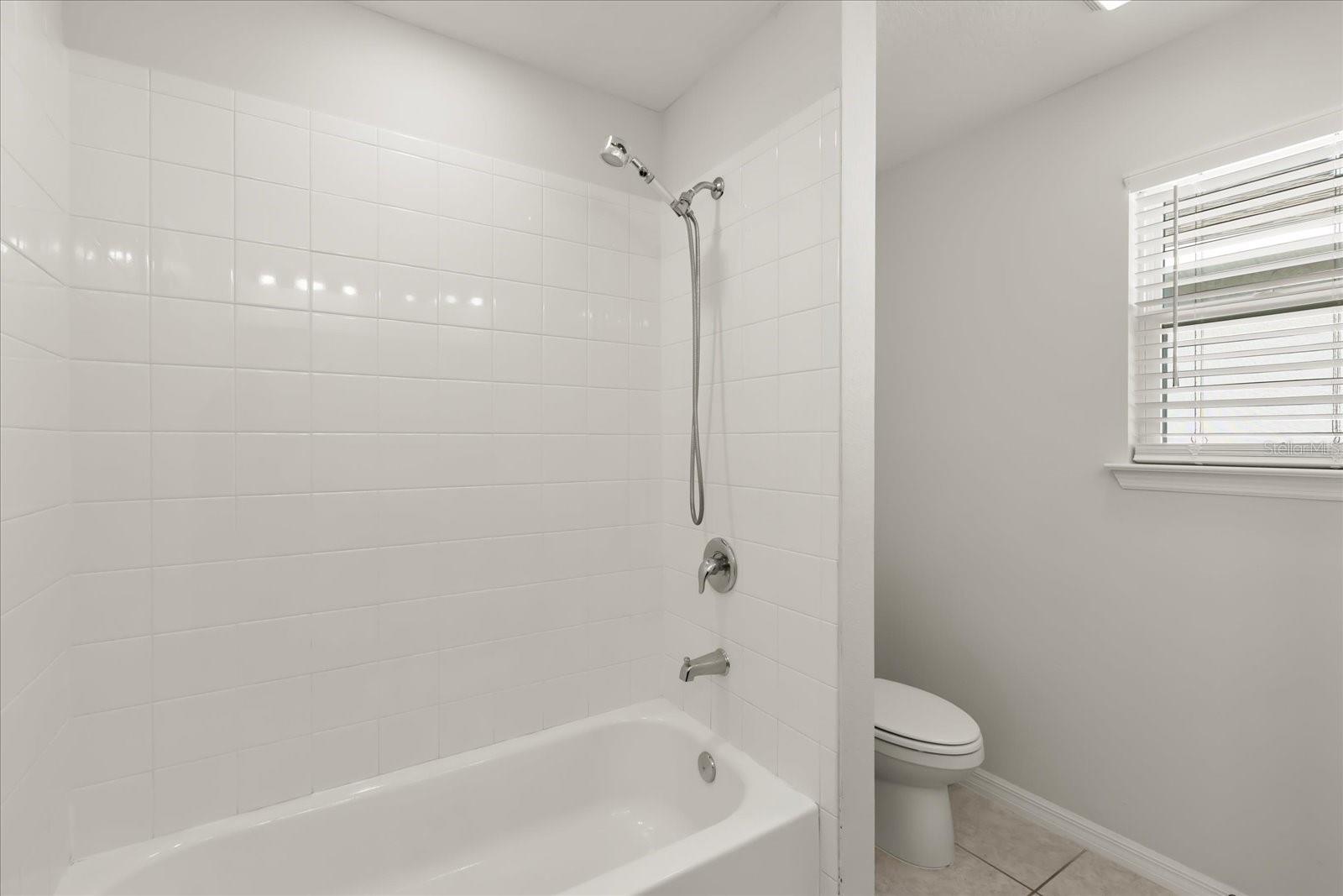 Image 18 of 40 For 170 Aberdeen Street