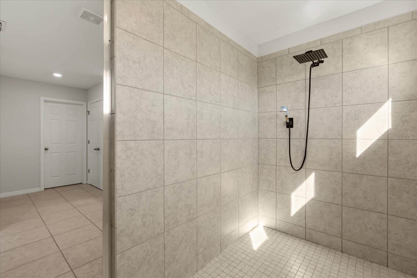 Image 25 of 40 For 170 Aberdeen Street