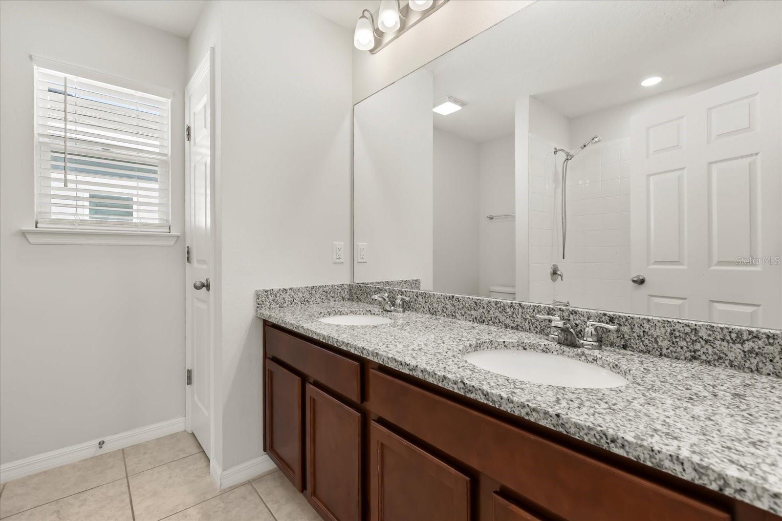 Image 27 of 40 For 170 Aberdeen Street